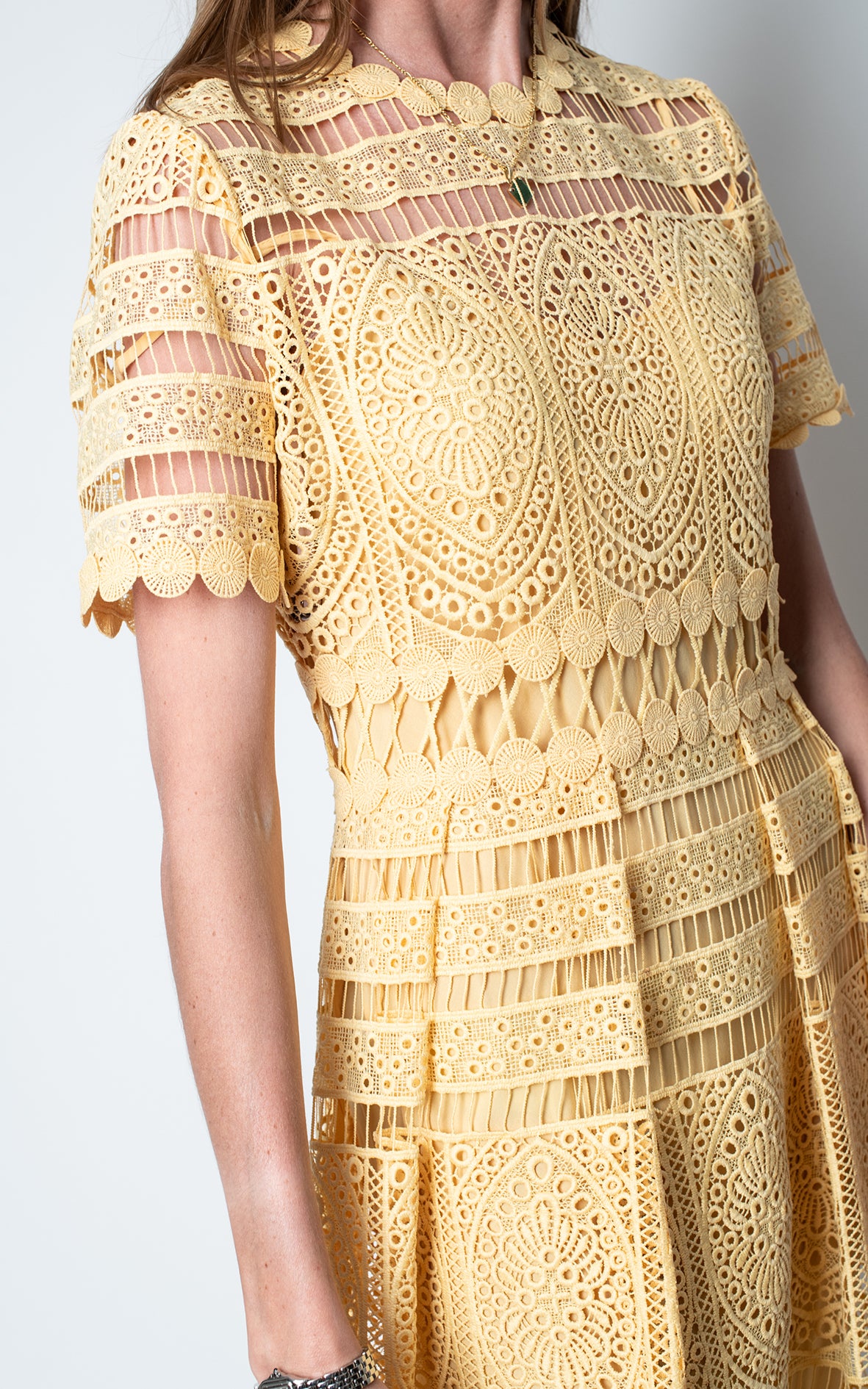 Vestido encaje amarillo