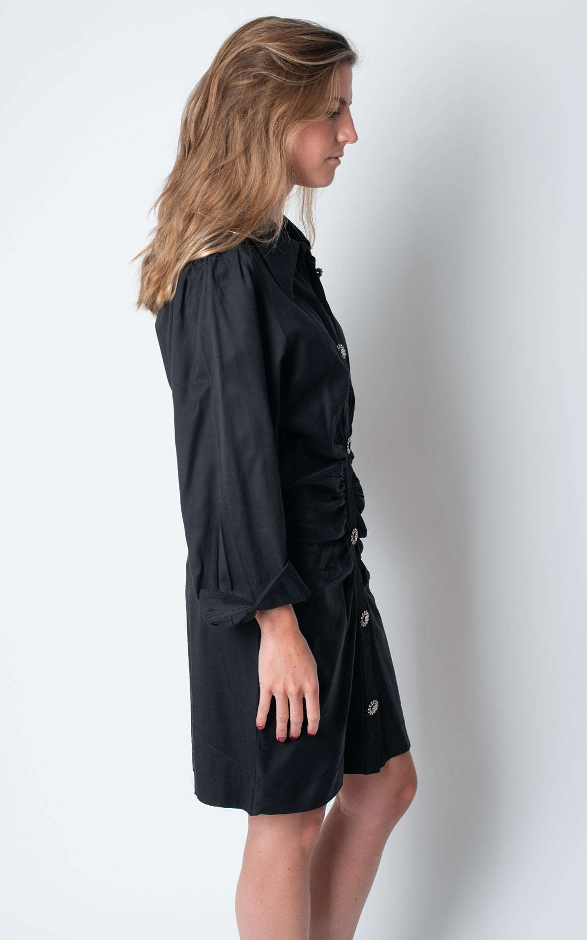 Vestido negro corto con botones brilli