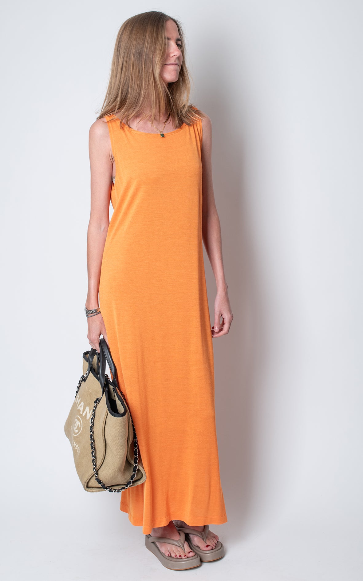 Vestido naranja de seda