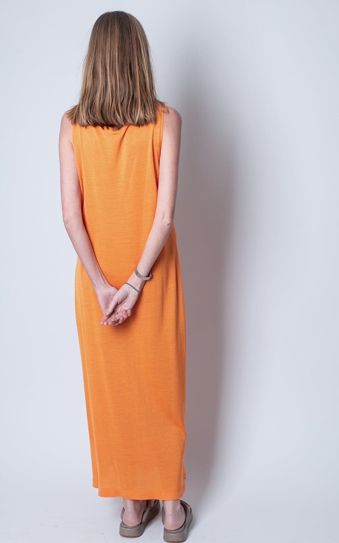 Vestido naranja de seda