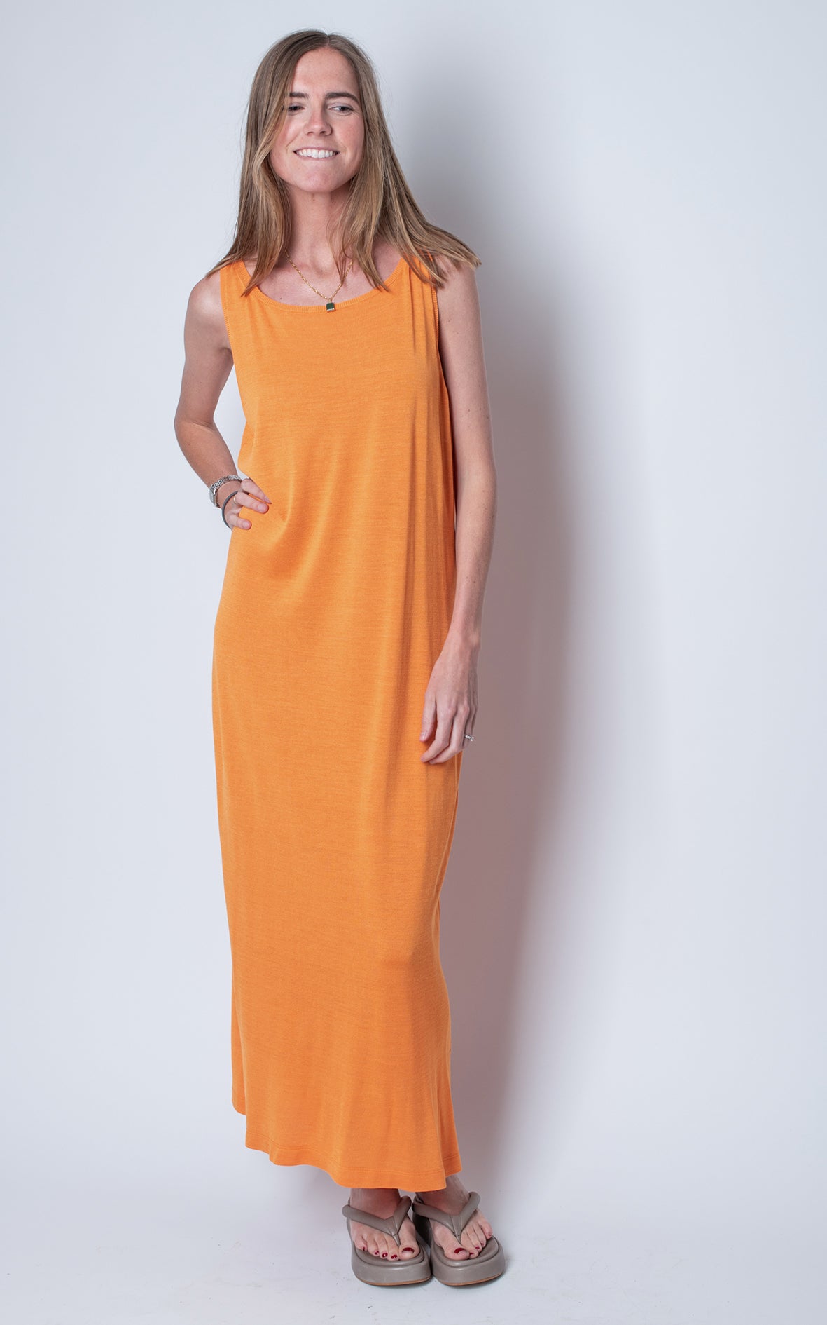 Vestido naranja de seda