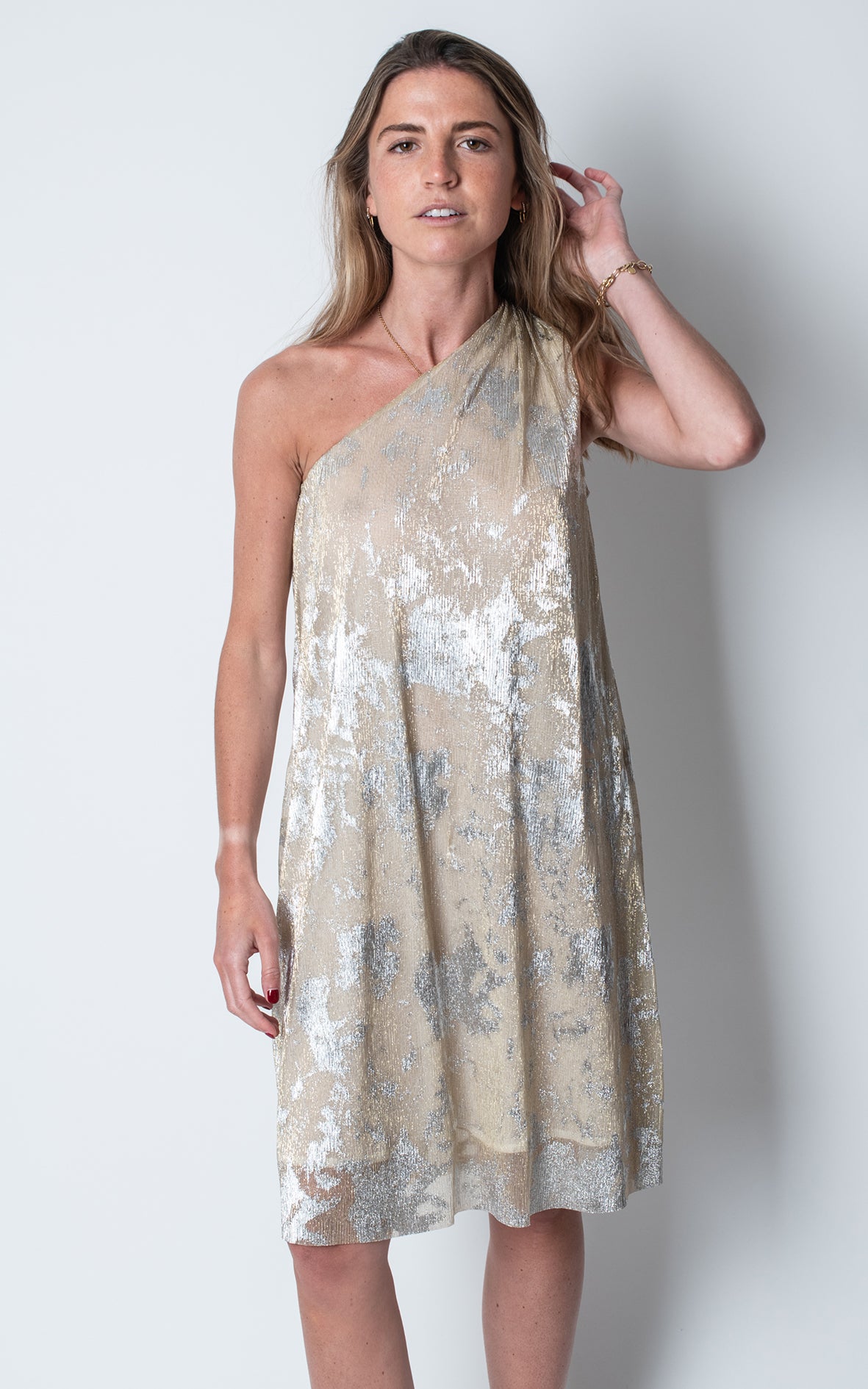 Vestido asimético detalles plateados