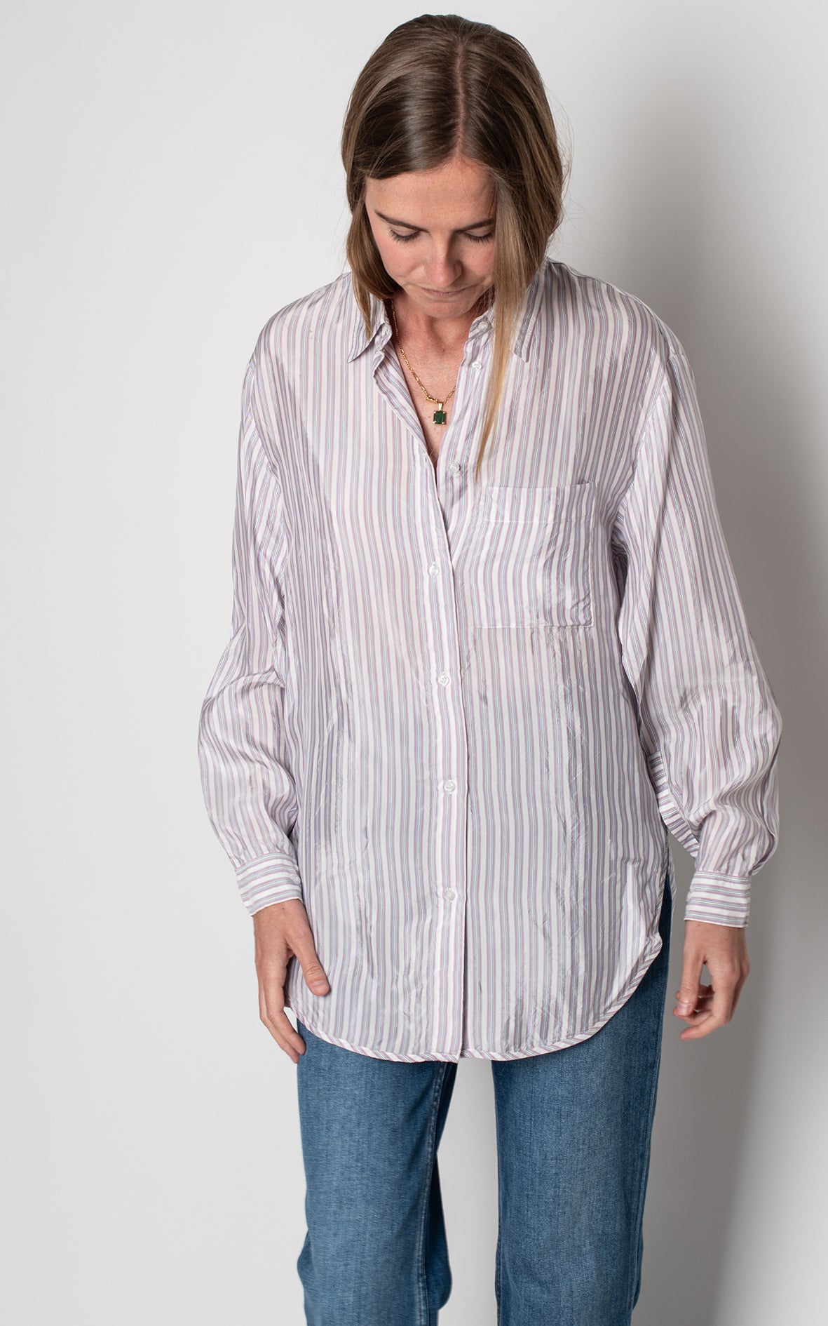 Camisa de rayas con aberturas