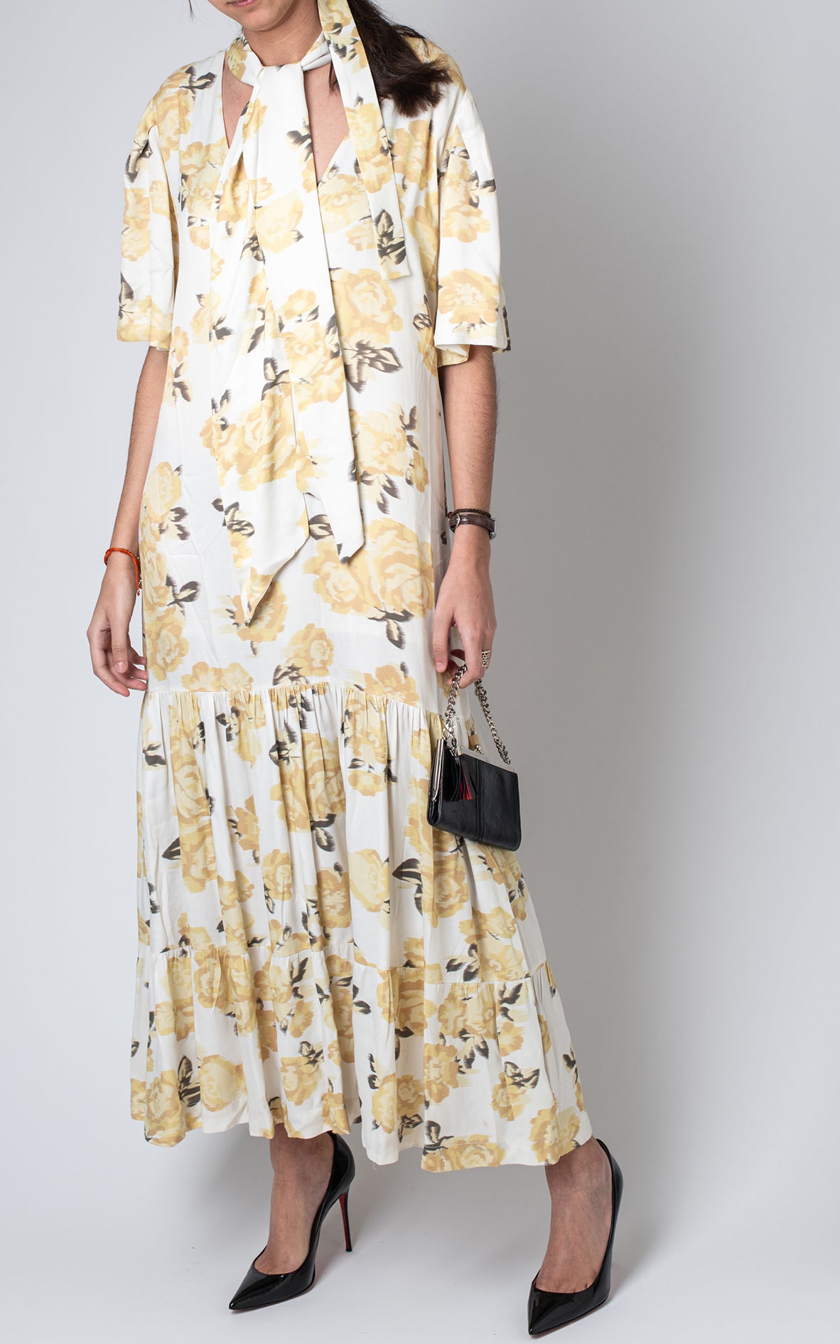 Vestido amarillo de flores