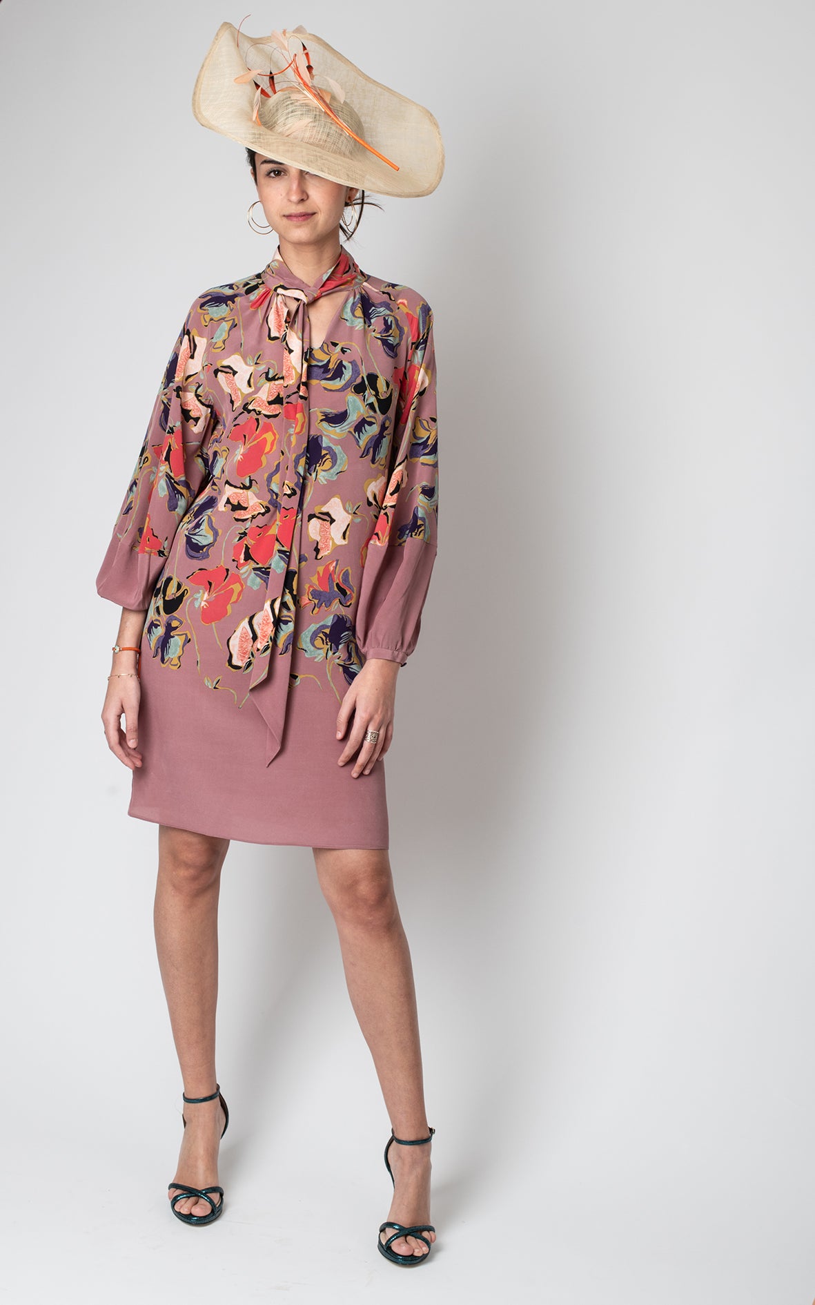 Vestido rosa lazada cuello