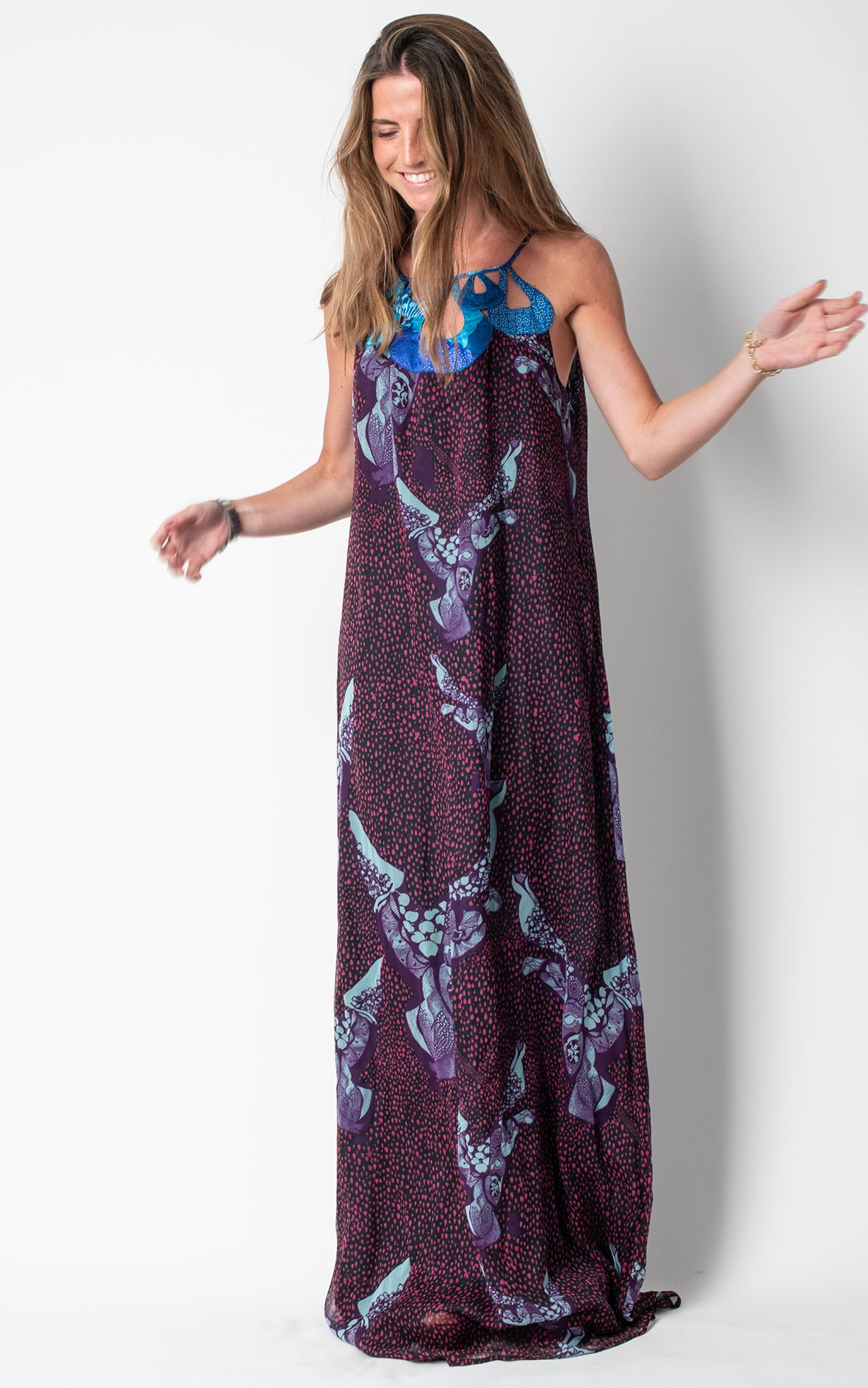Vestido aperturas tirantes azules