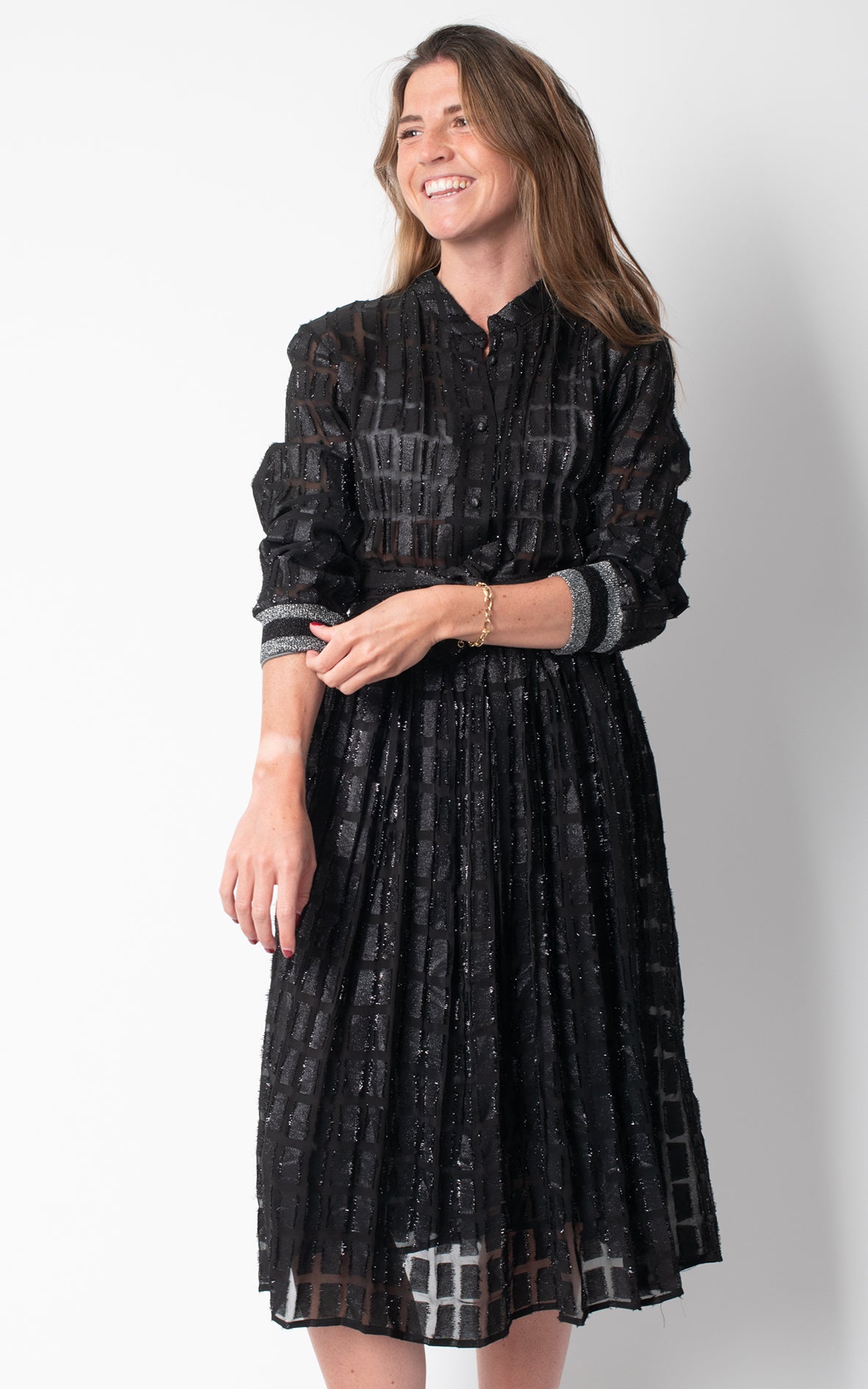 Vestido negro con transparencias