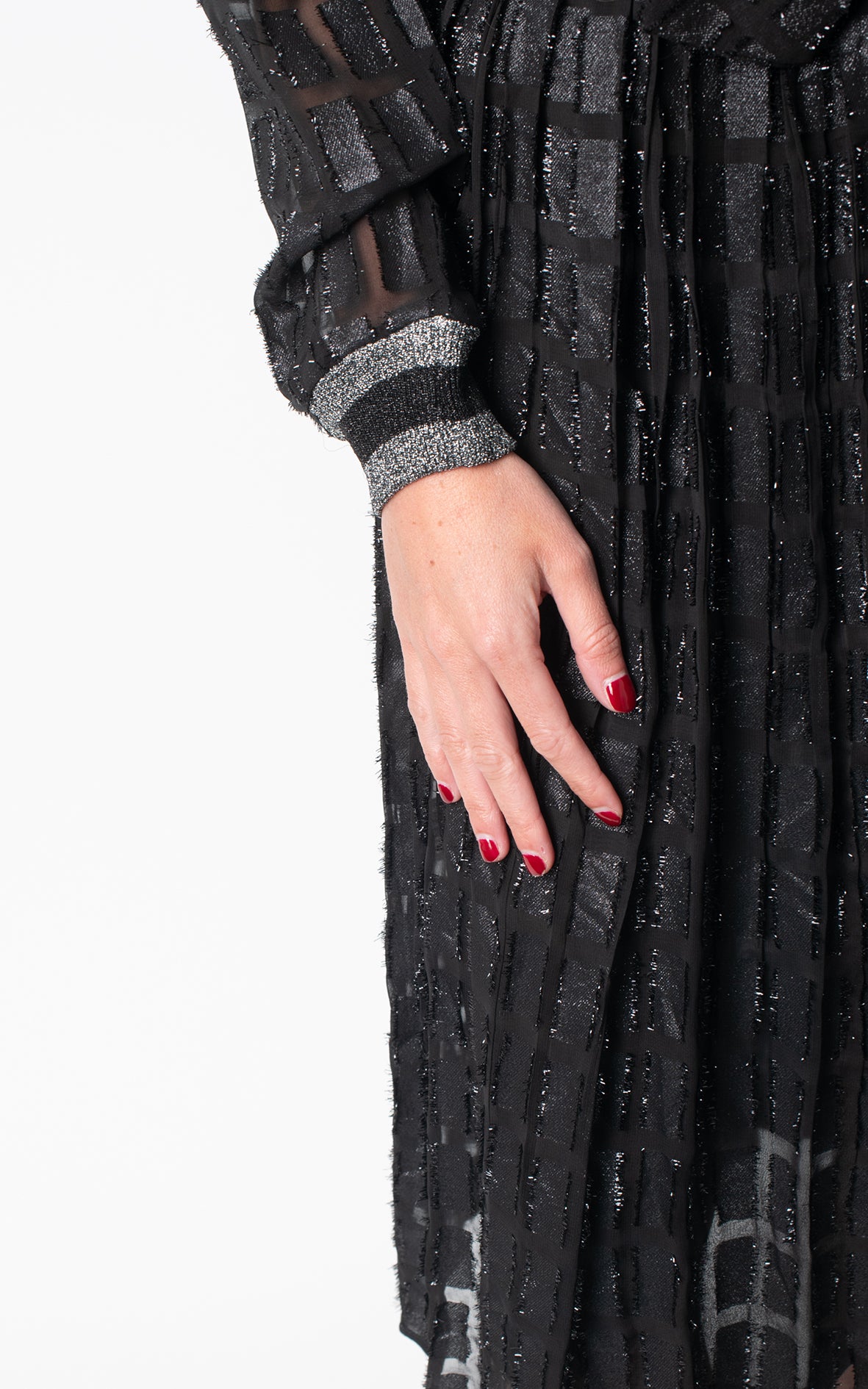 Vestido negro con transparencias