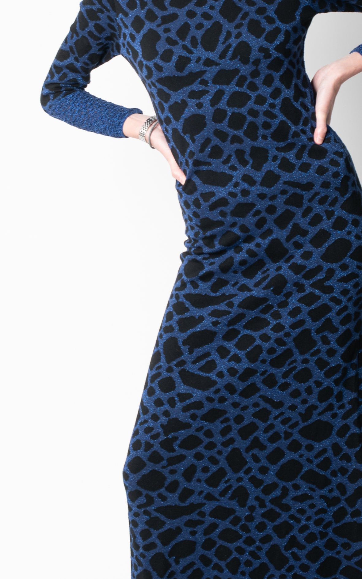 Vestido azul y negro manga larga