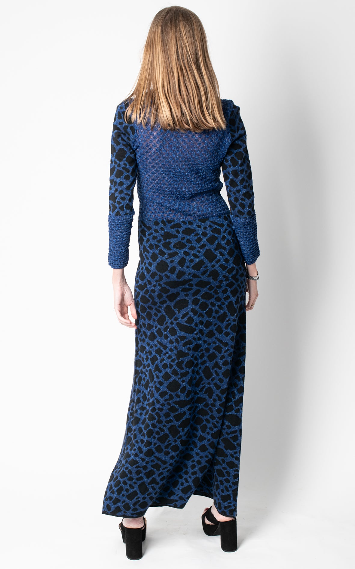 Vestido azul y negro manga larga