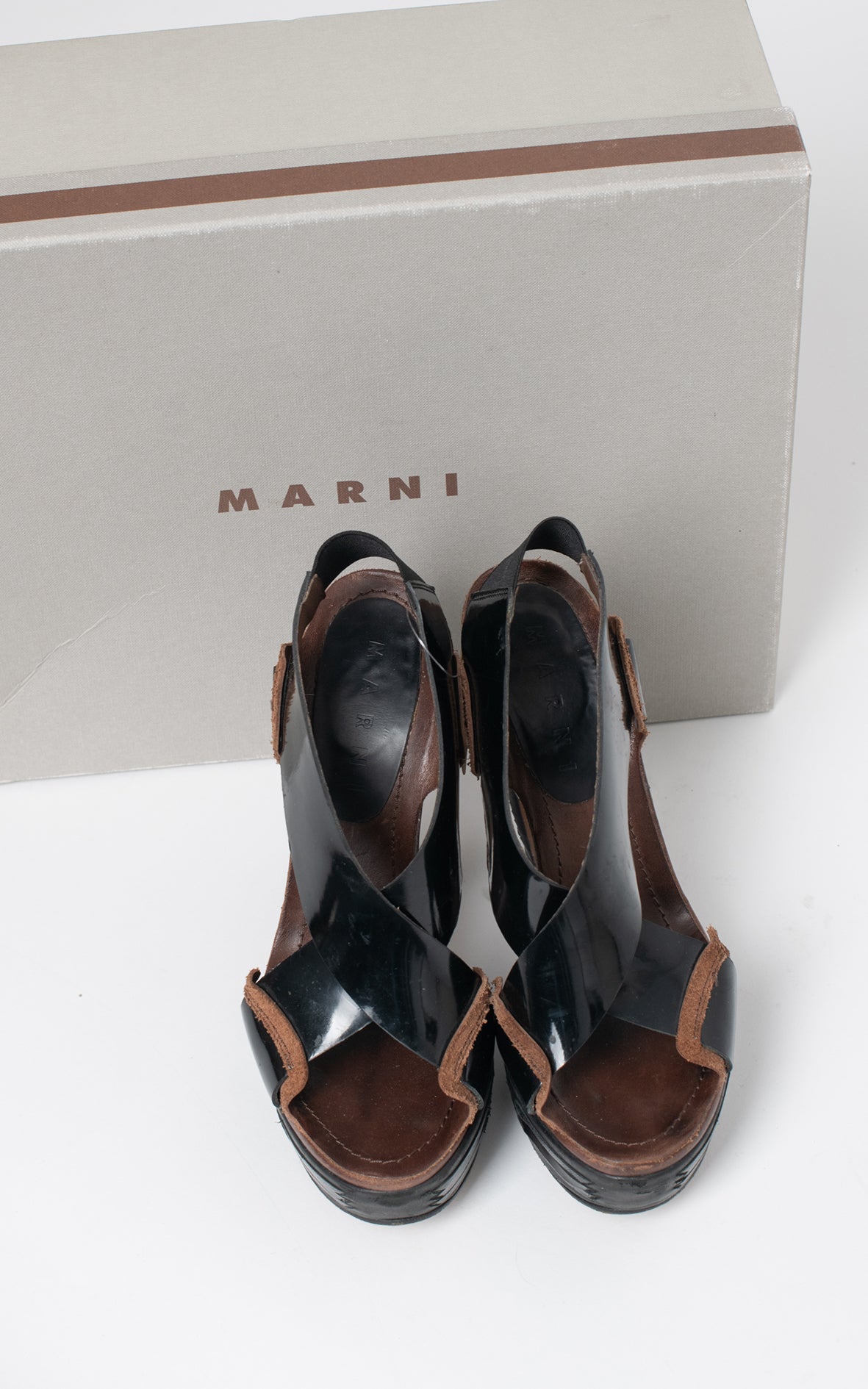 Zapatos con tacón de madera