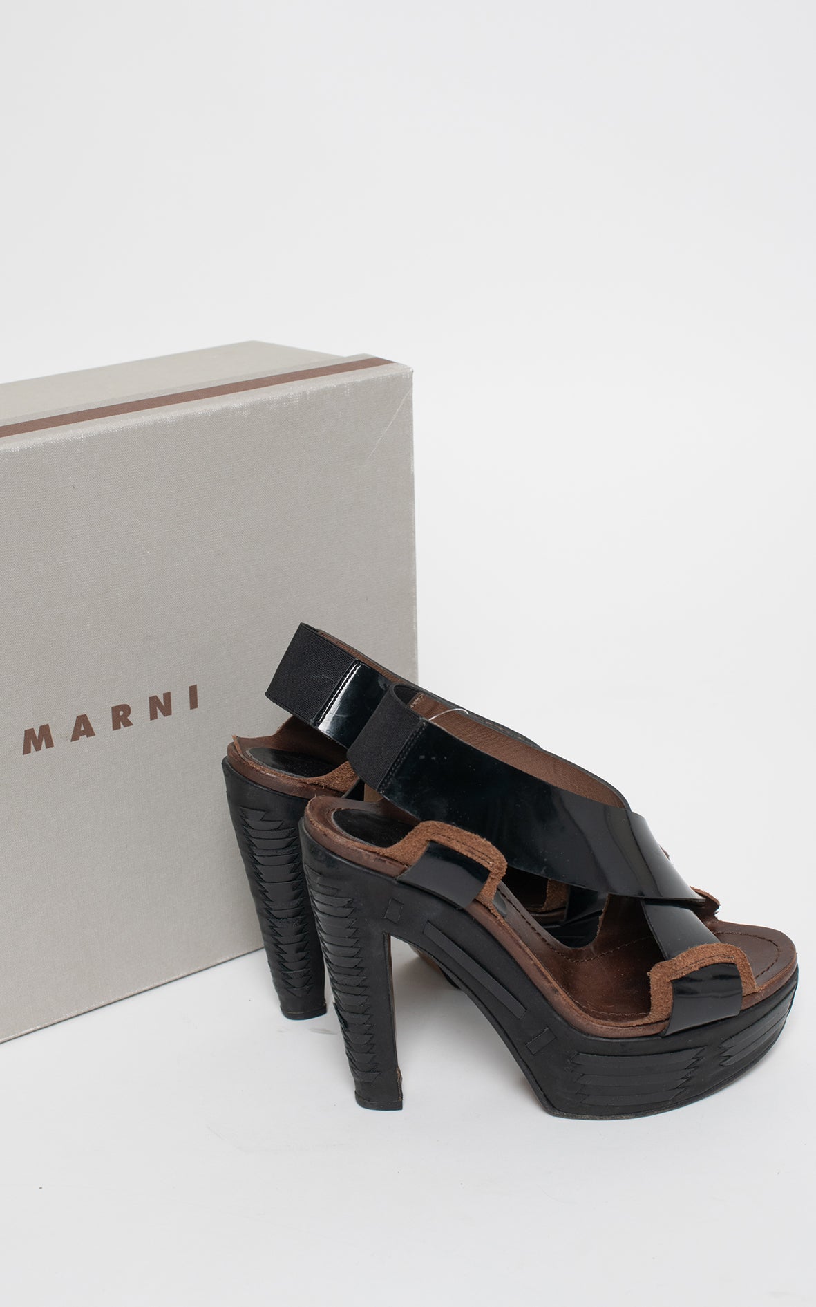 Zapatos con tacón de madera