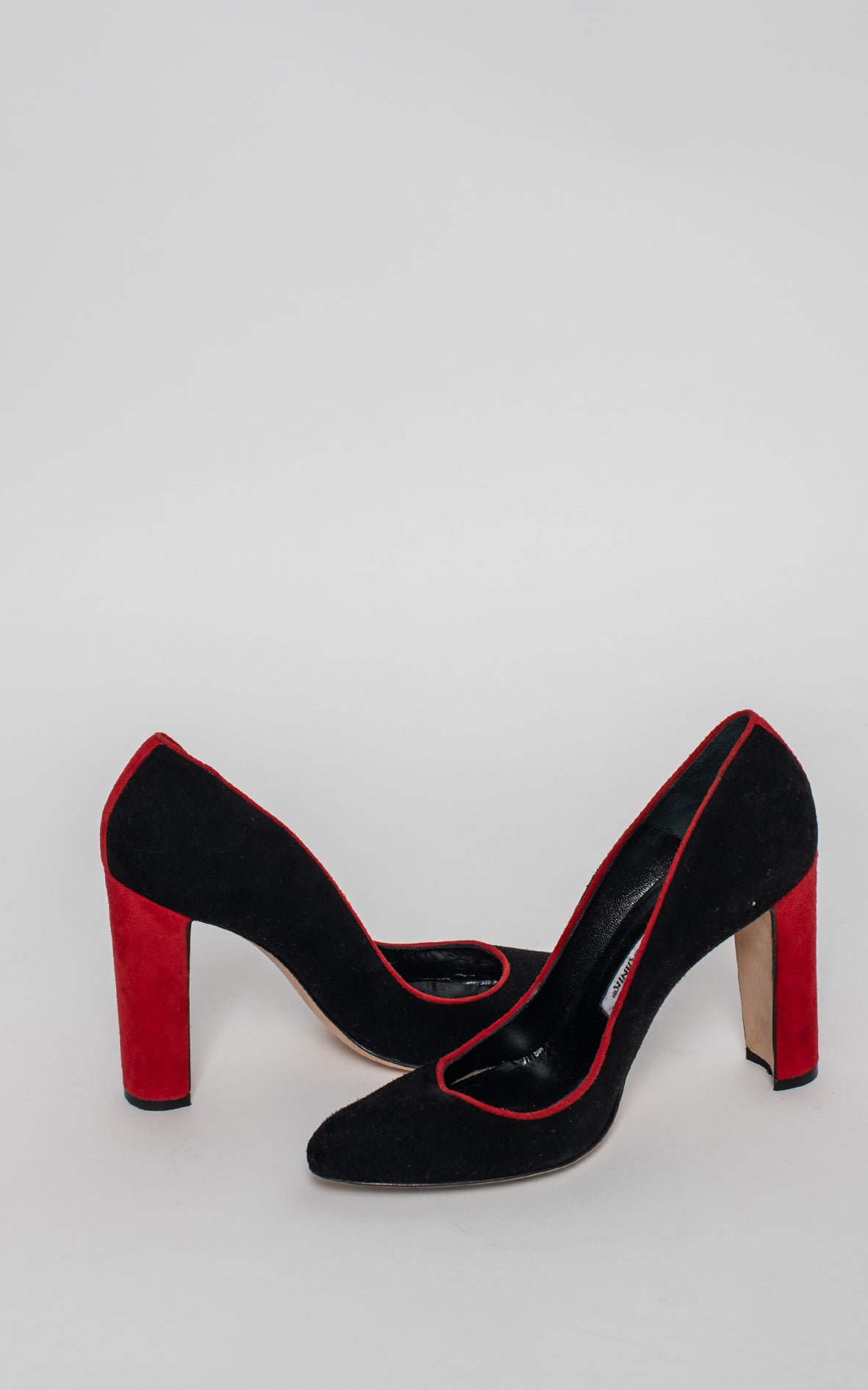 Salones negros tacón rojo