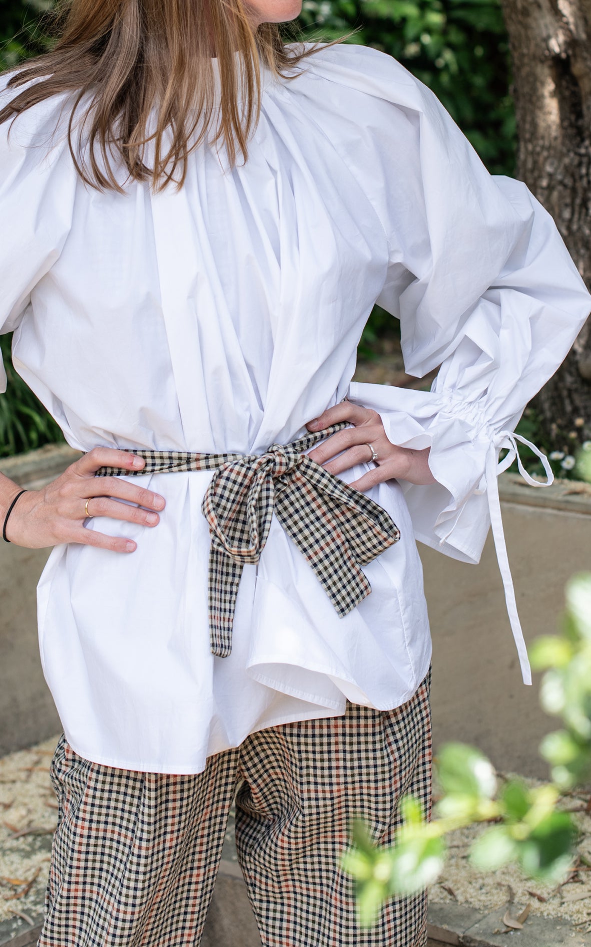 Camisa blanca mangas abullonadas
