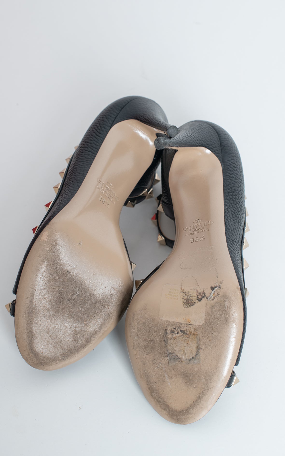 Tacones valentino negros con tachuelas