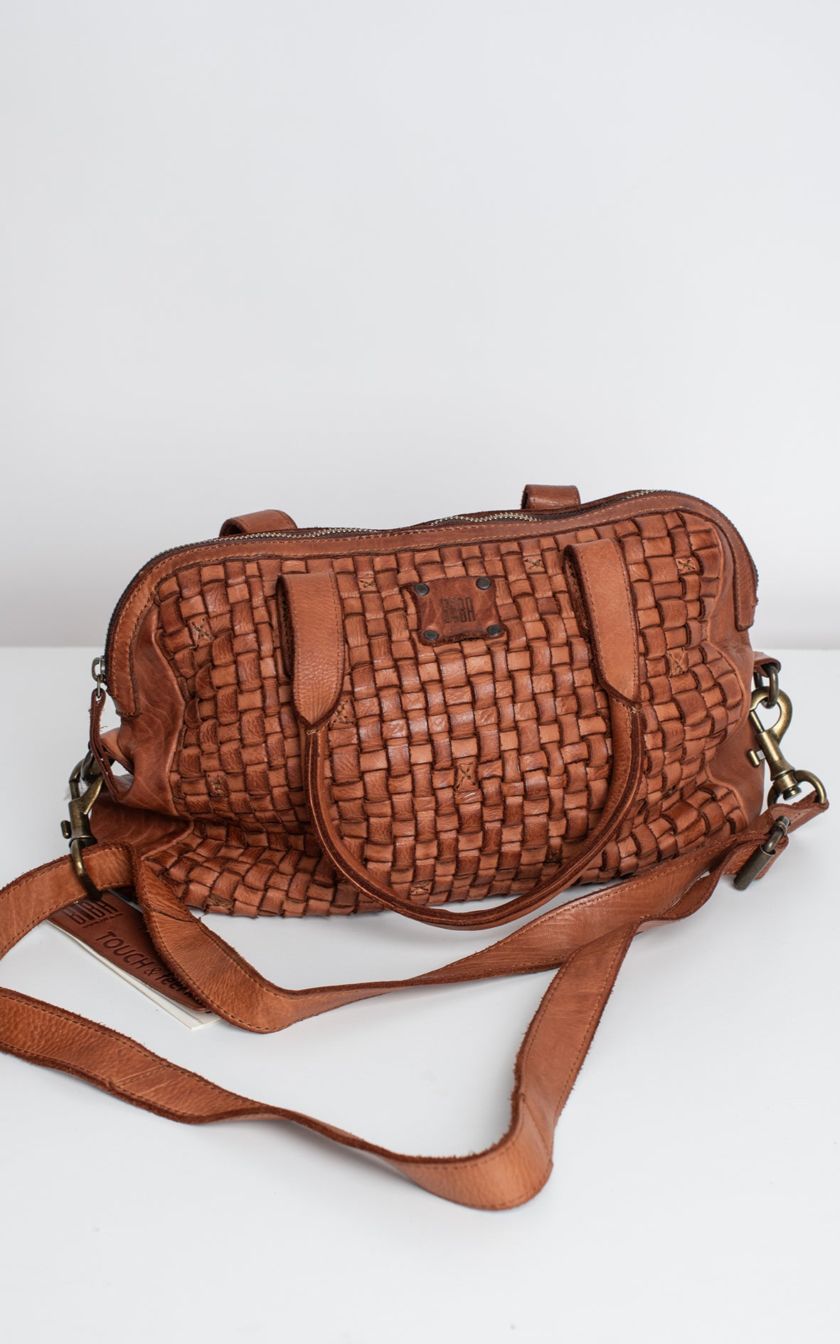 Bolso trenzado marron