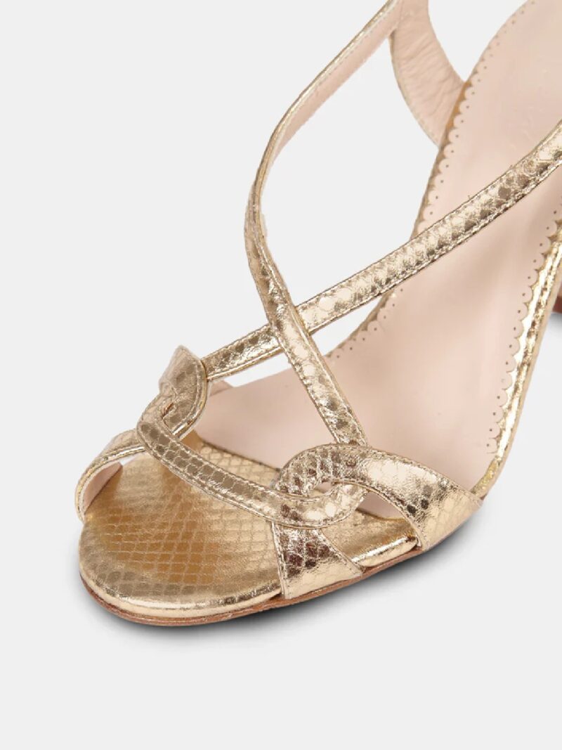Sandalias doradas