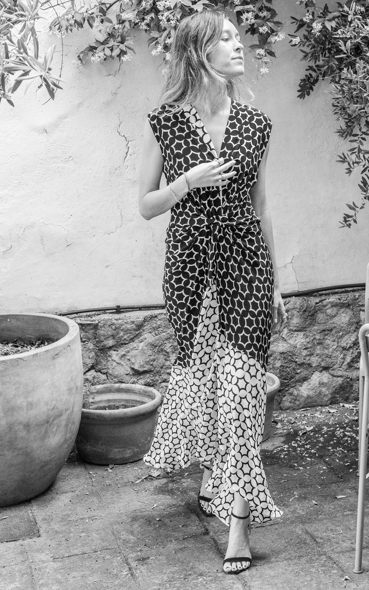 Vestido blanco y negro estrellas