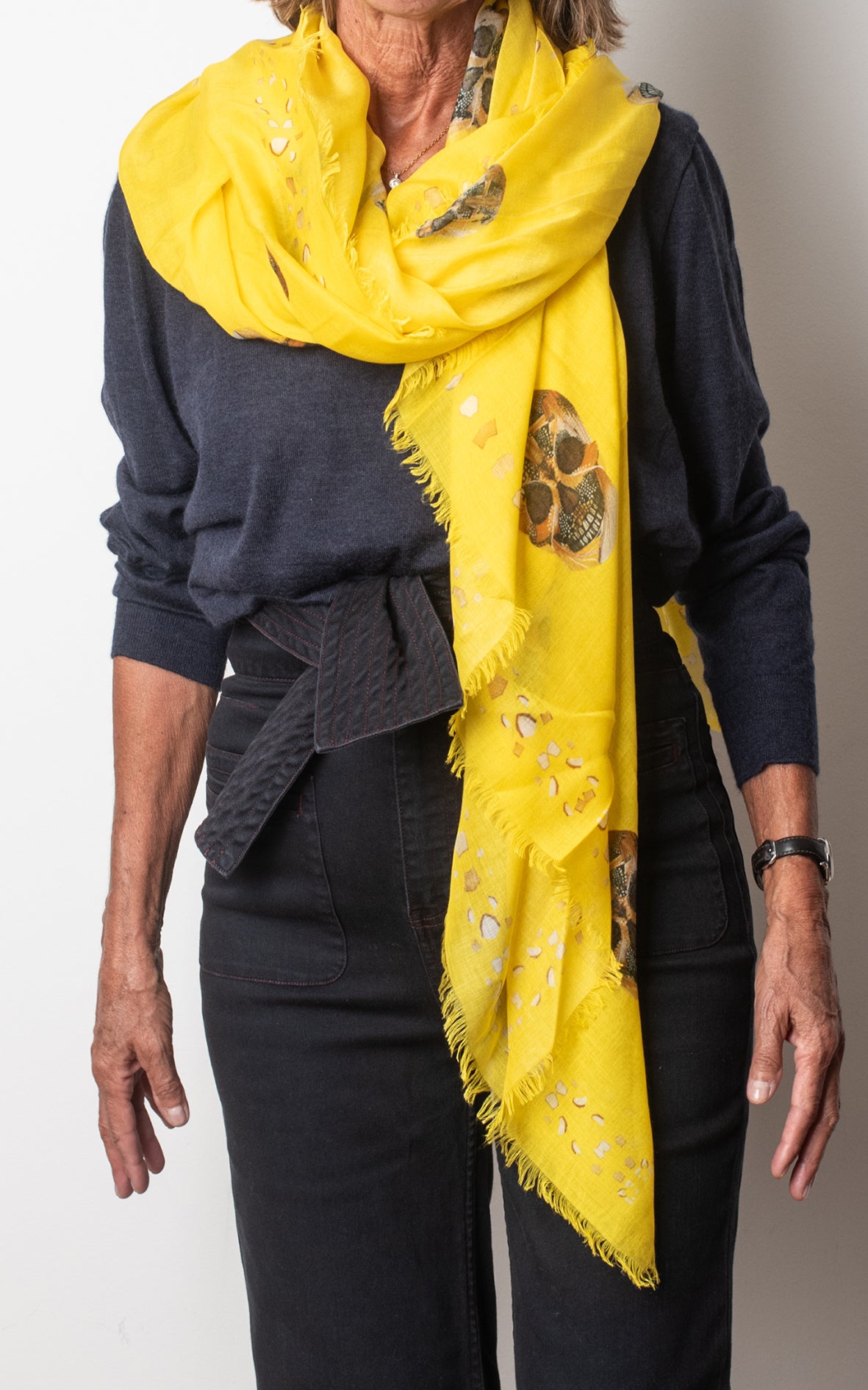 Pañuelo amarillo calaveras