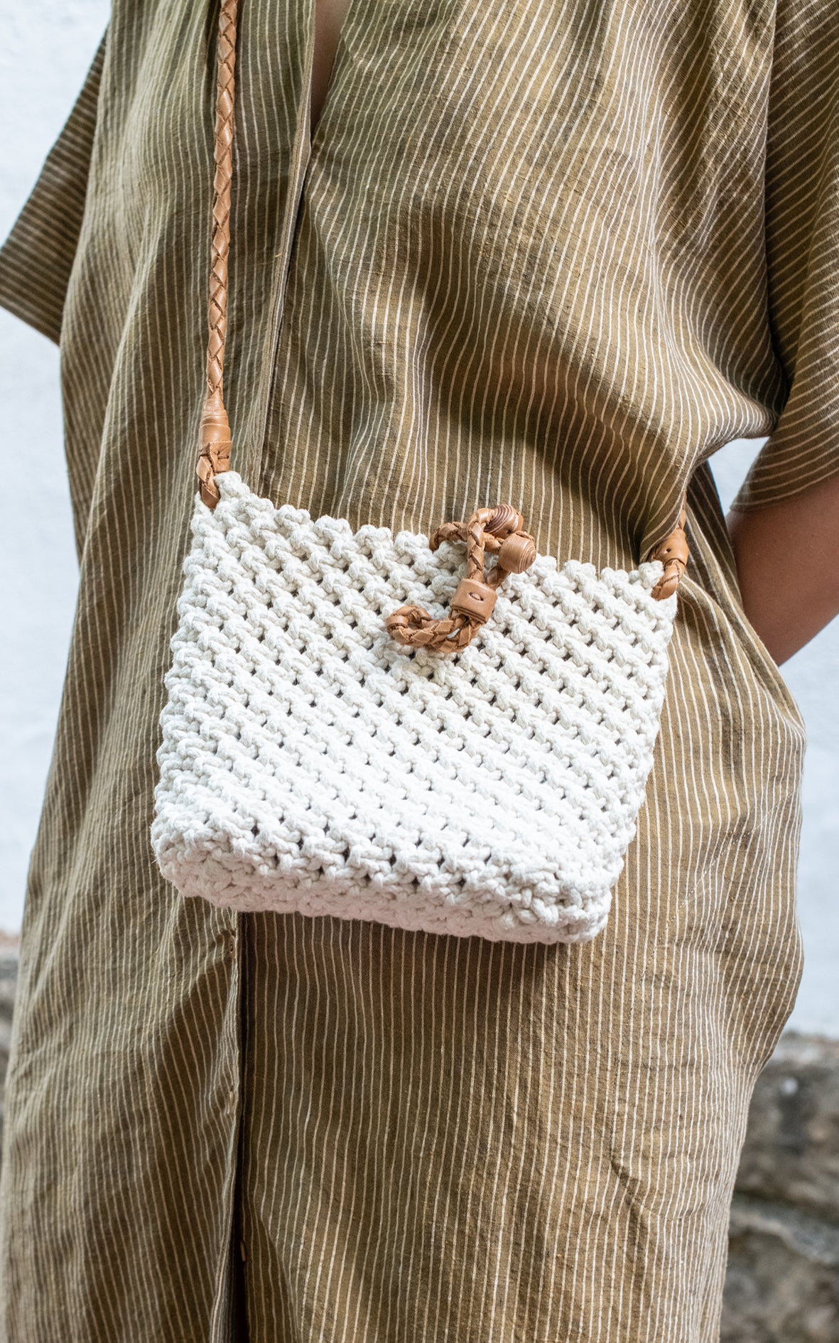 Vestido de rayas beige y verde