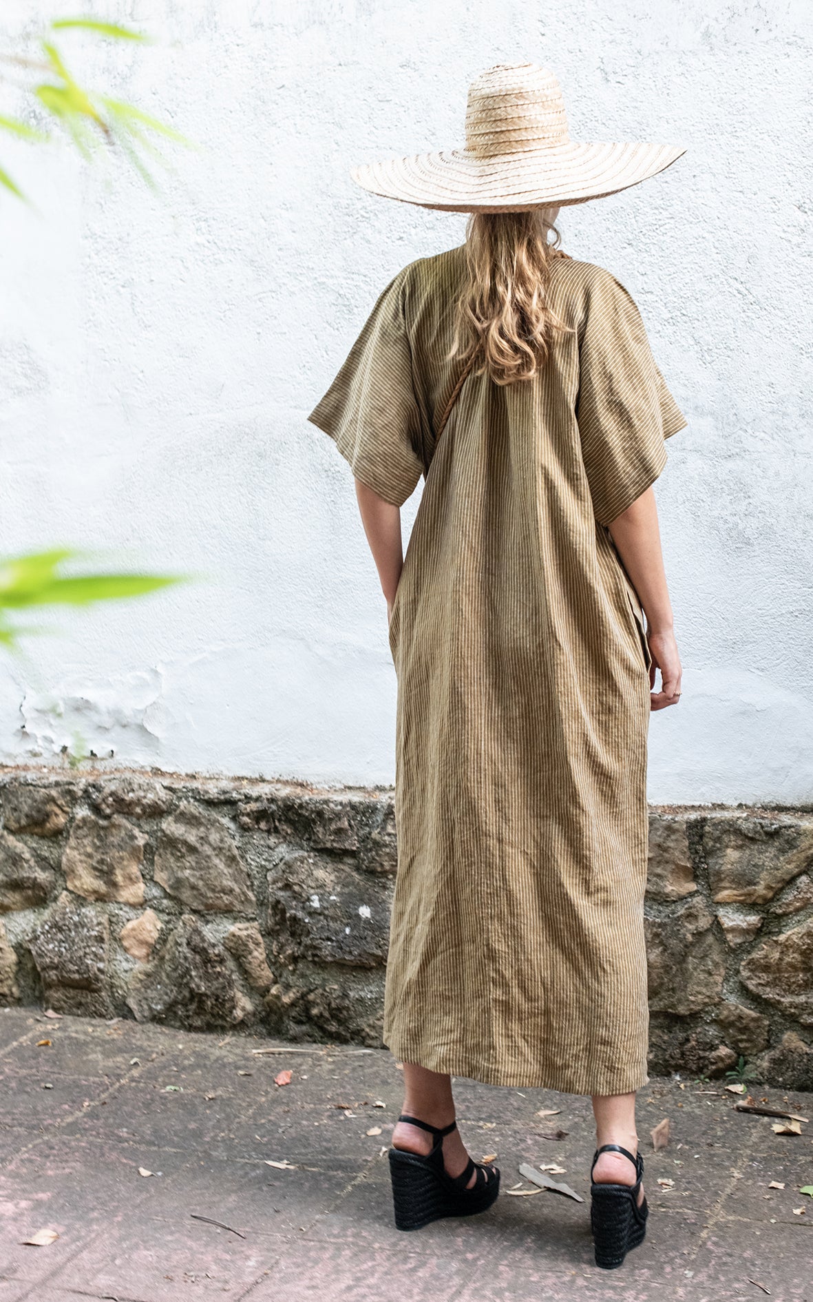 Vestido de rayas beige y verde