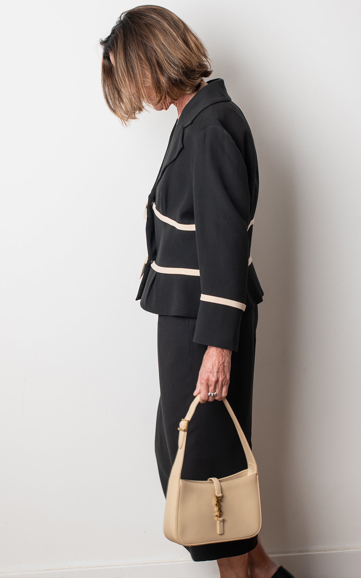 Traje de chaqueta y falda midi