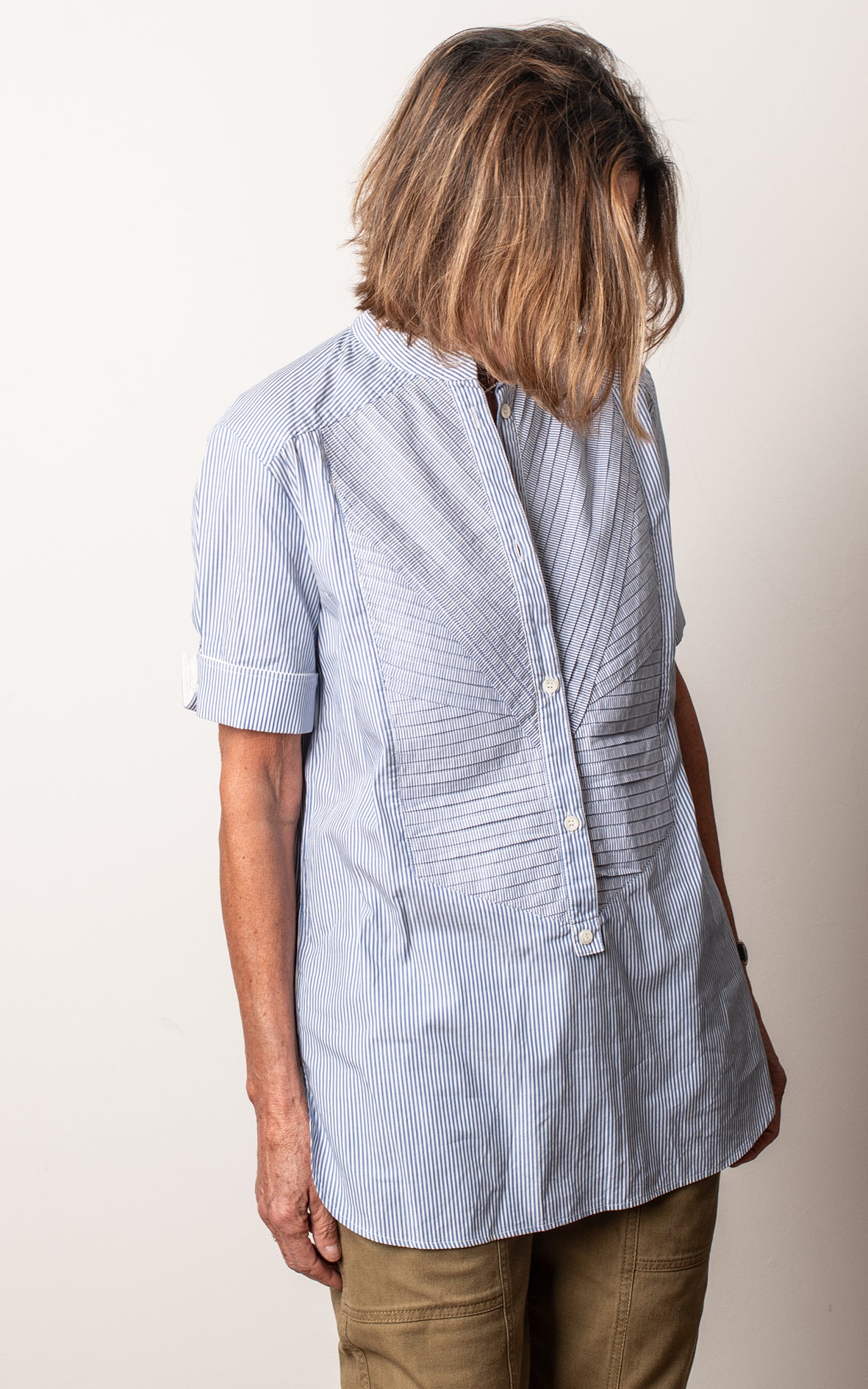 Camisa azul de rayas manga corta