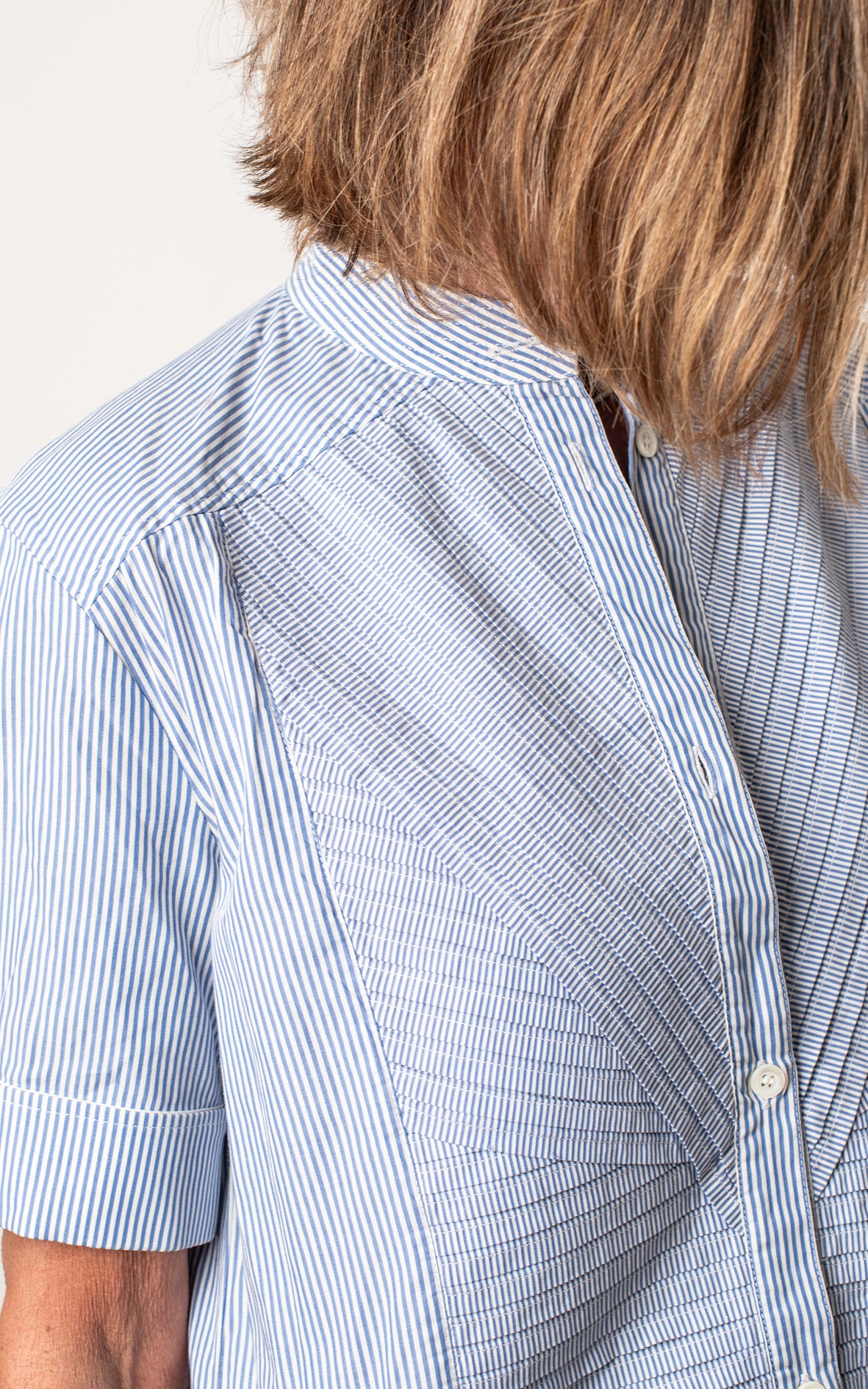 Camisa azul de rayas manga corta