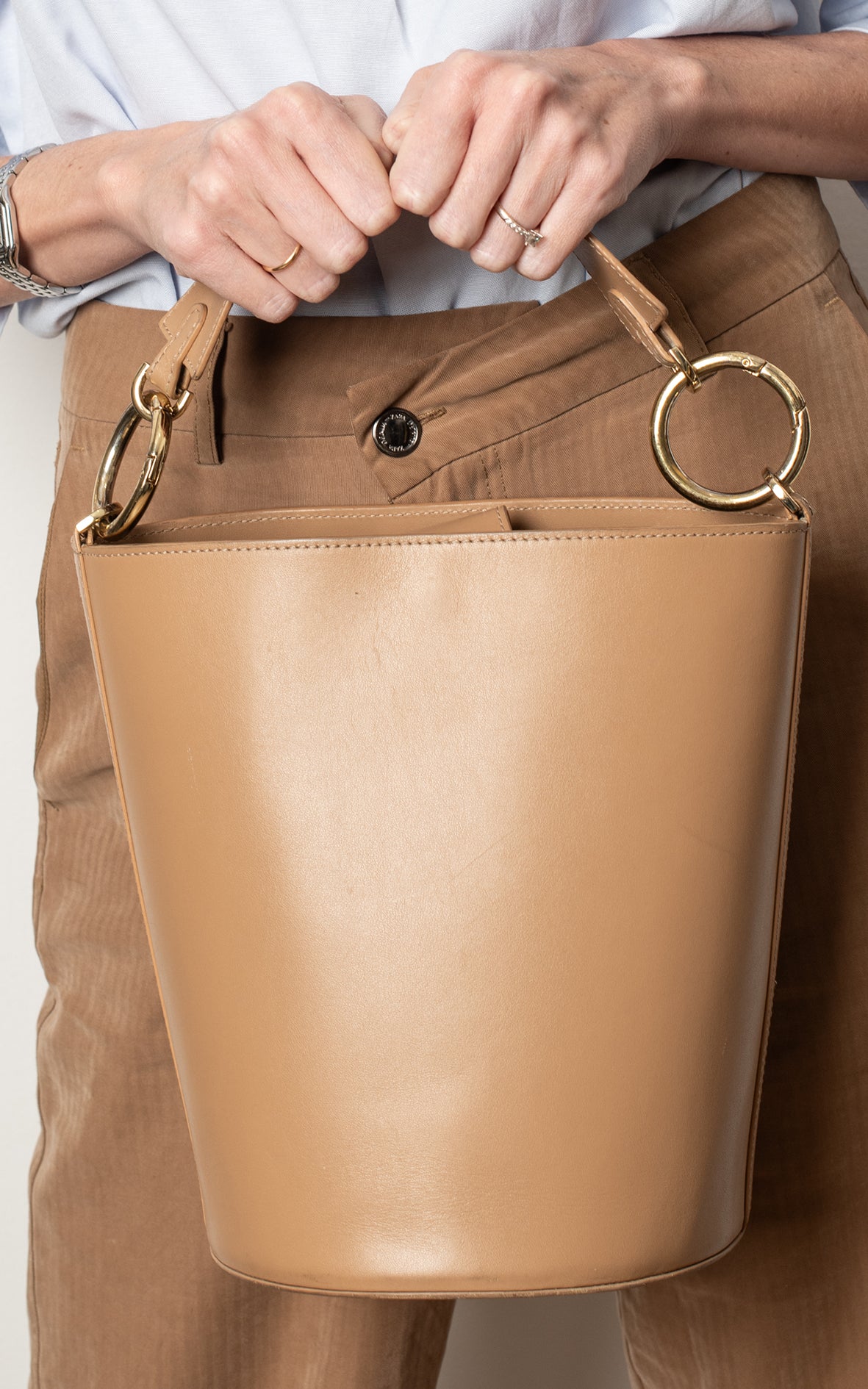 Bolso cubo beige