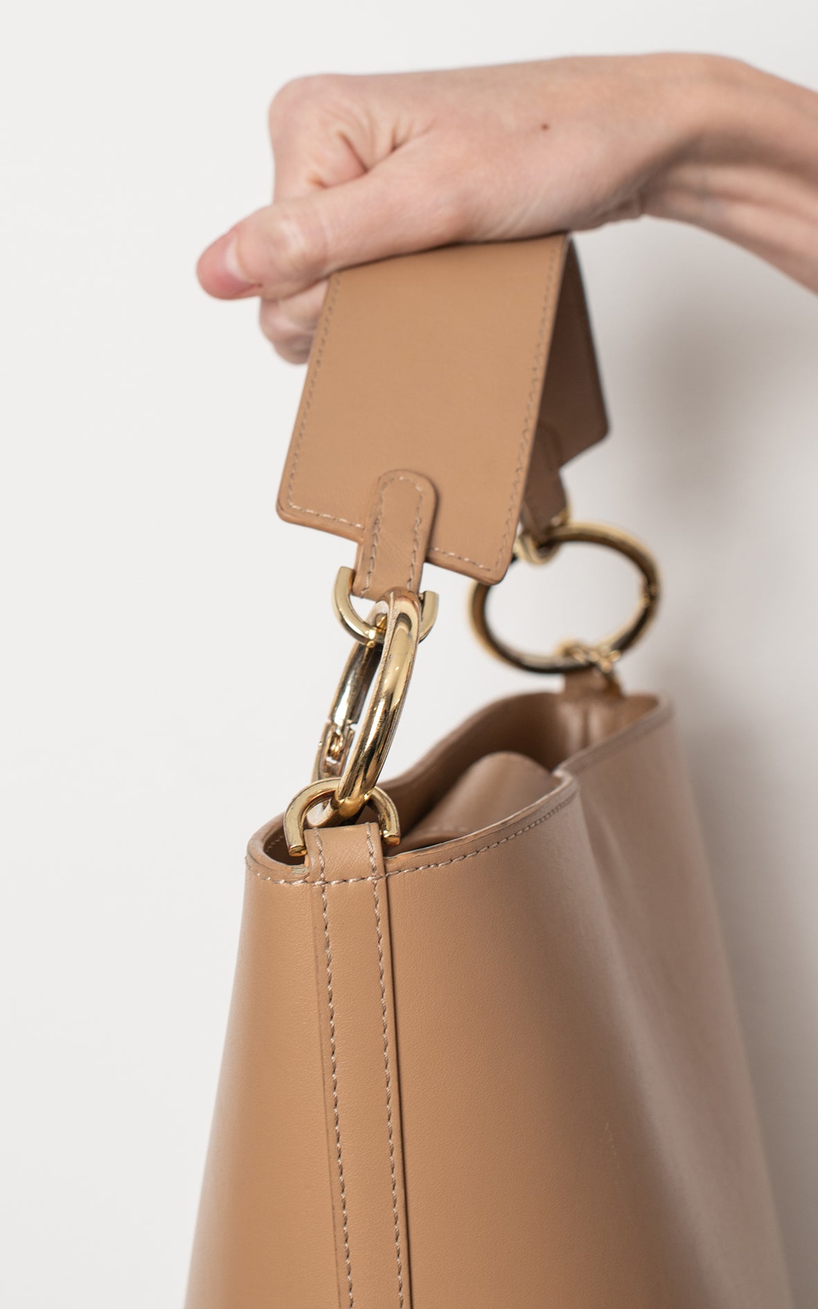 Bolso cubo beige