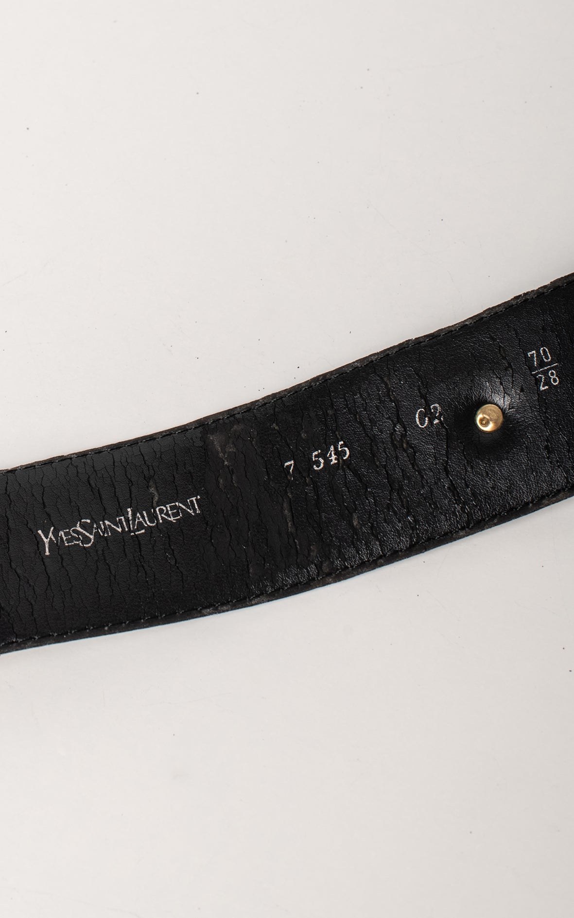 Cinturón hebilla dorada YSL negro