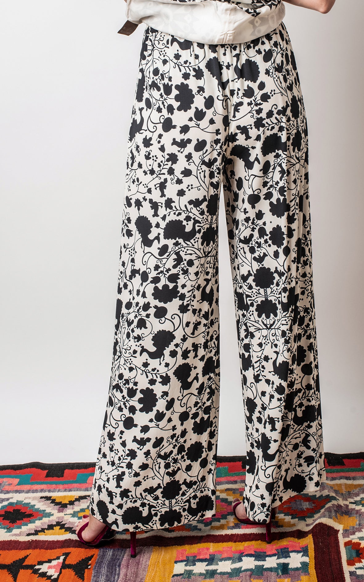 Pantalón blanco y negro