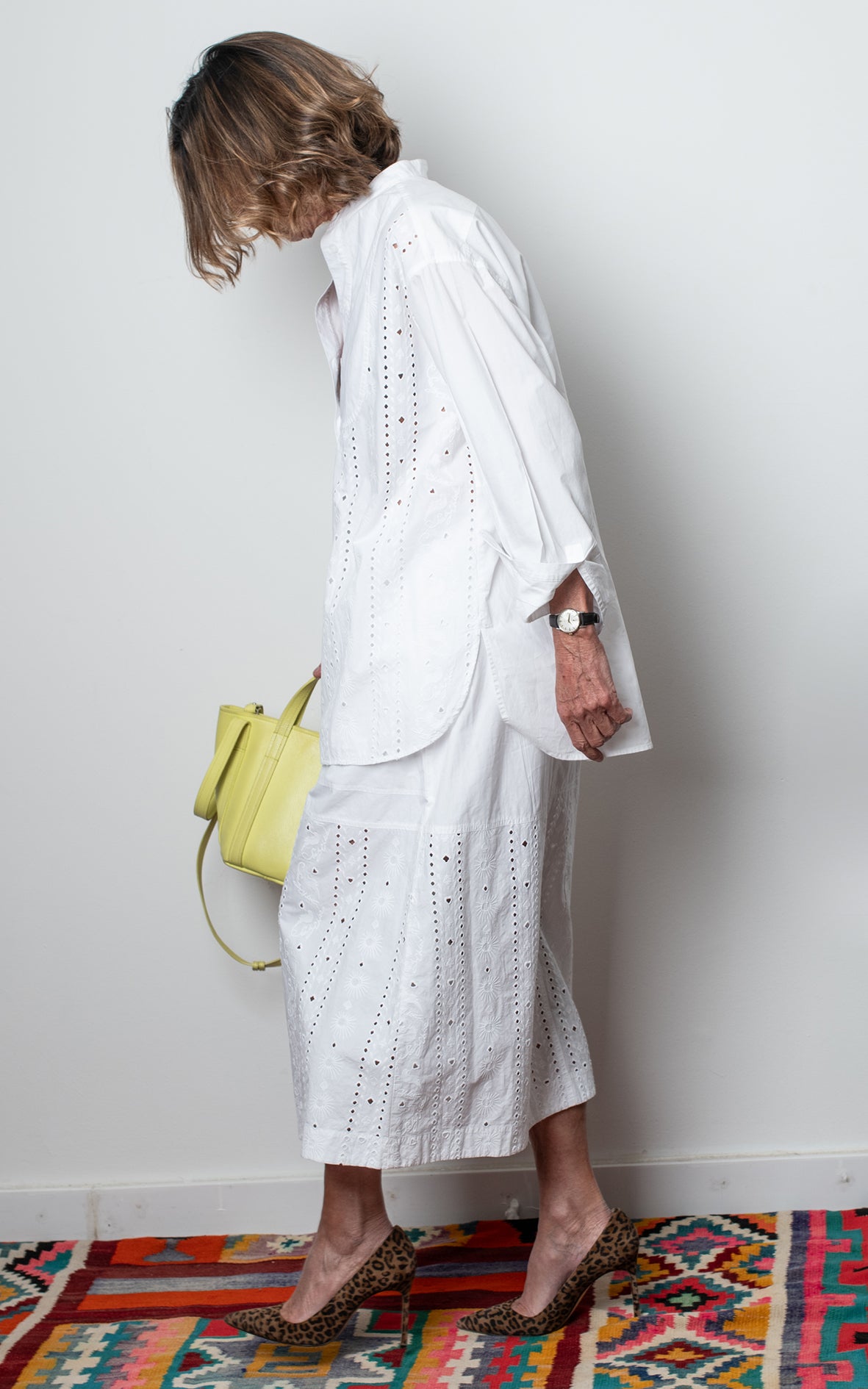 Total look camisa y falda blanca