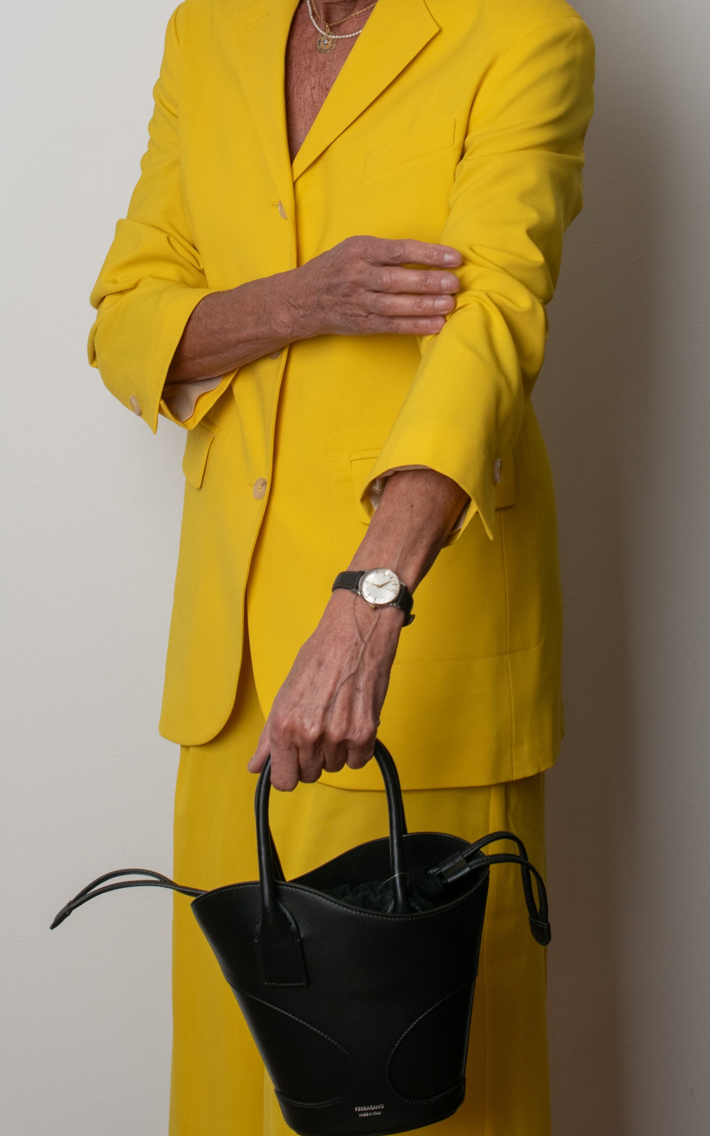 Traje de chaqueta amarillo