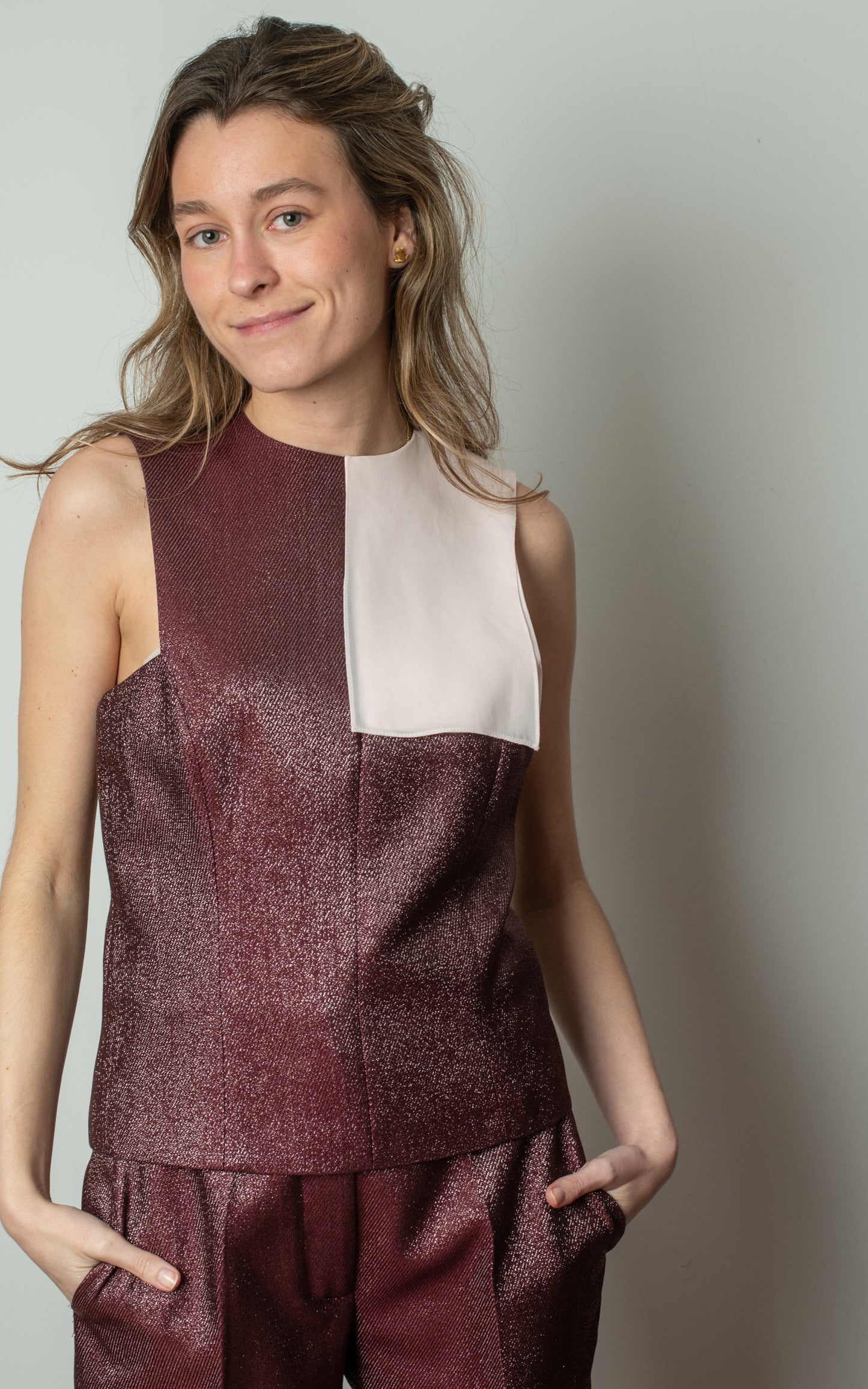 Total look burdeos y rosa claro