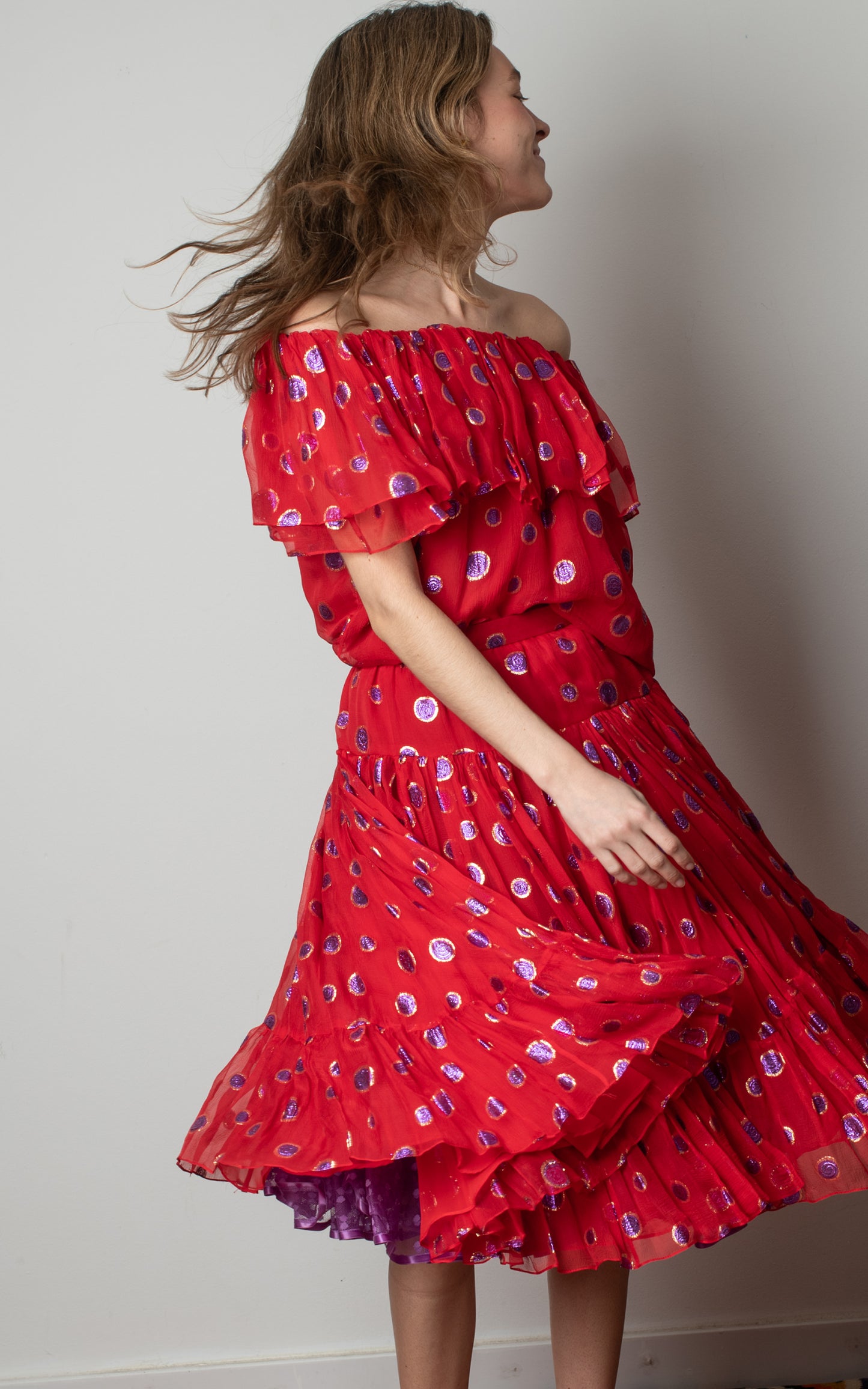 Falda roja con lunares
