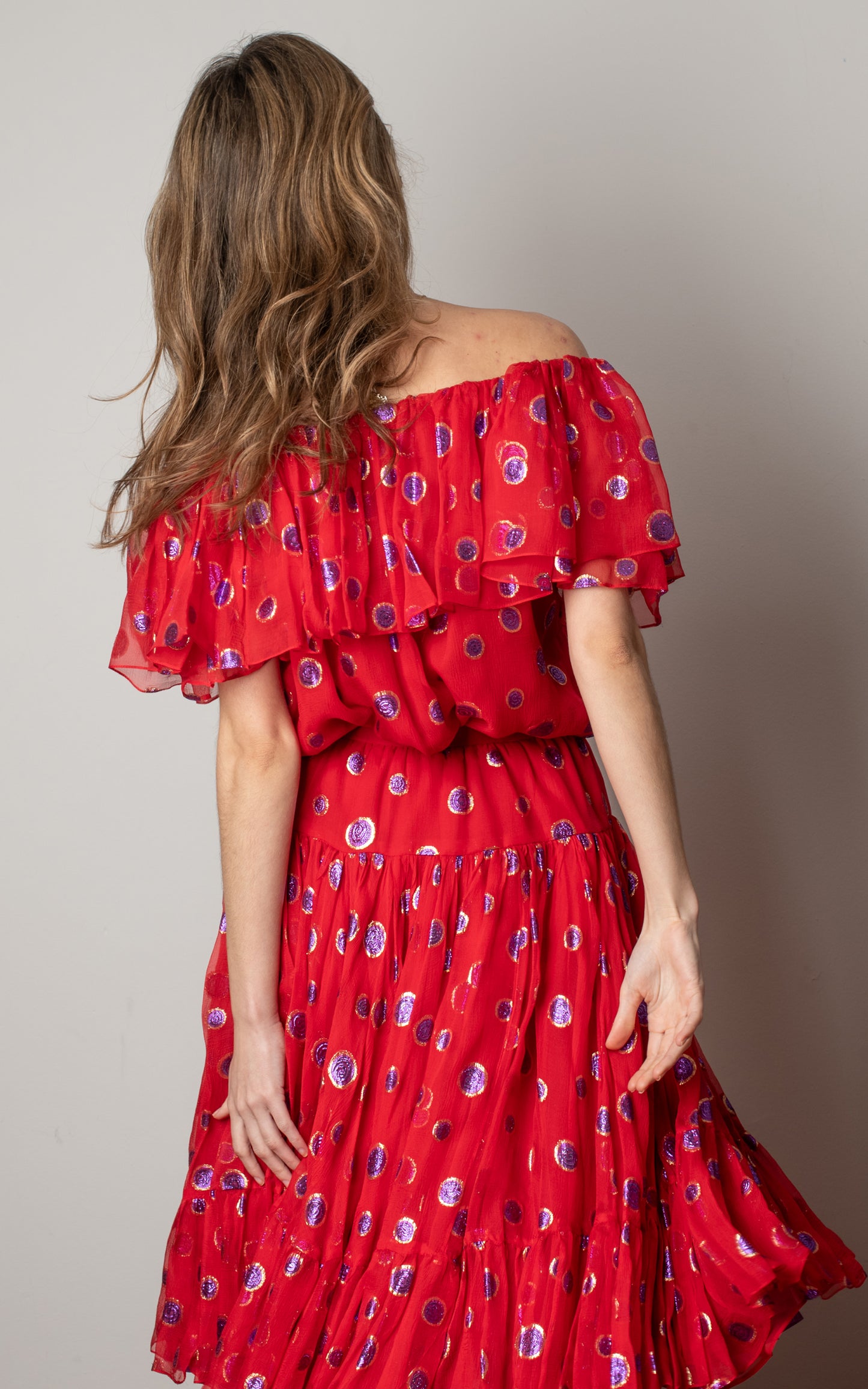 Falda roja con lunares