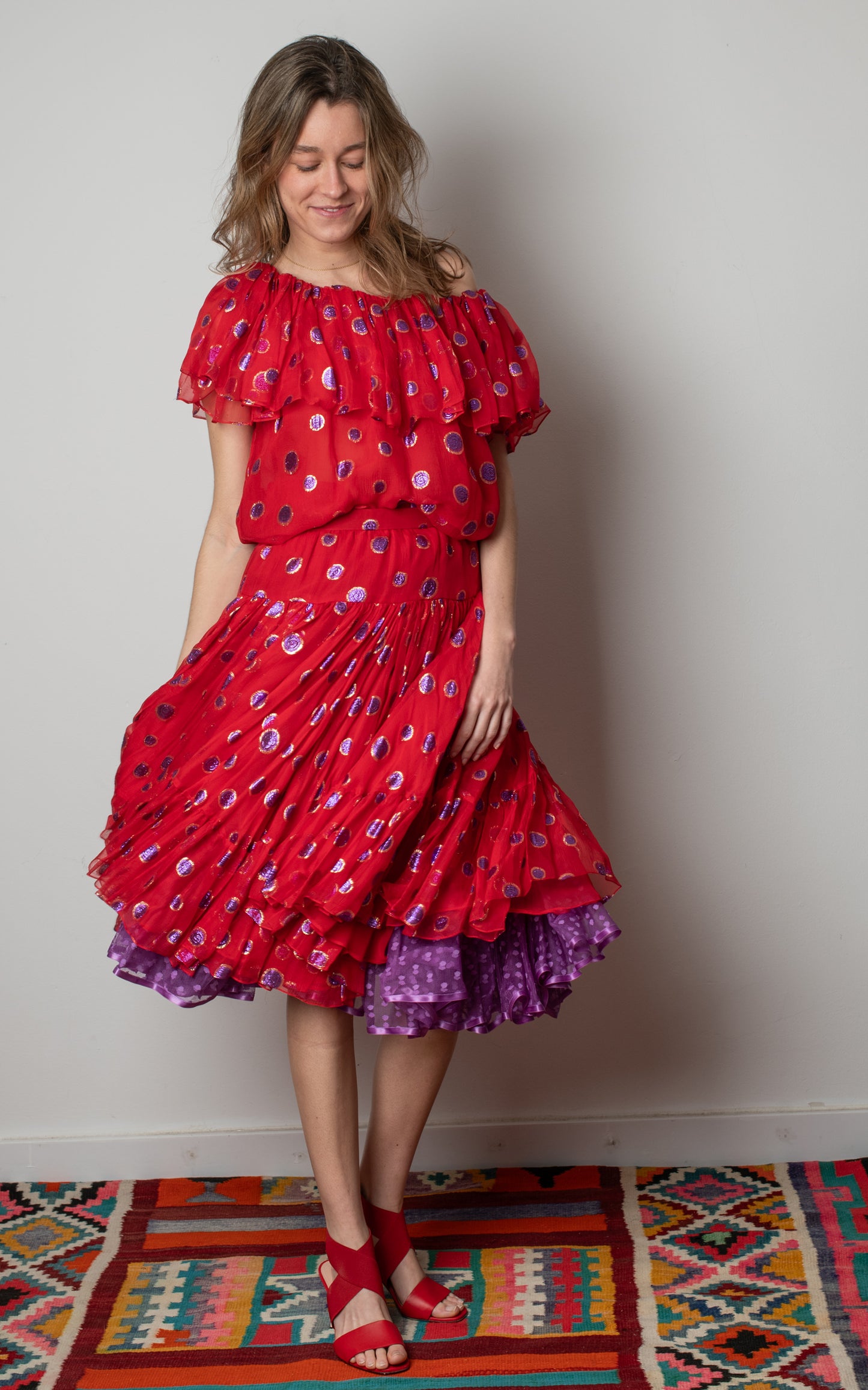 Falda roja con lunares