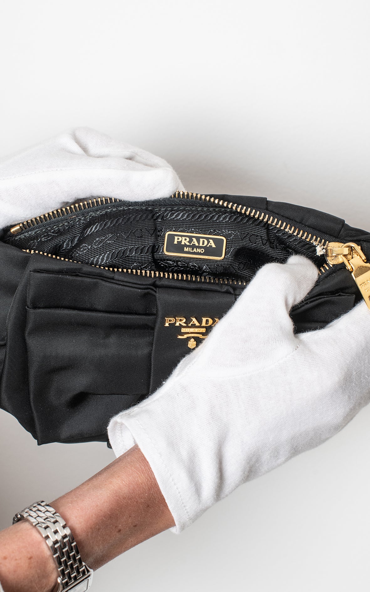 Pochette negra