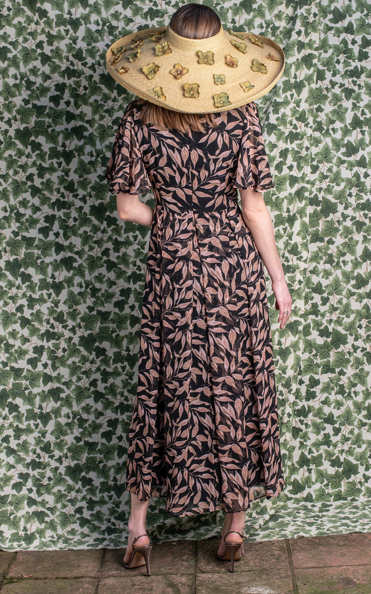 Vestido hojas rosas
