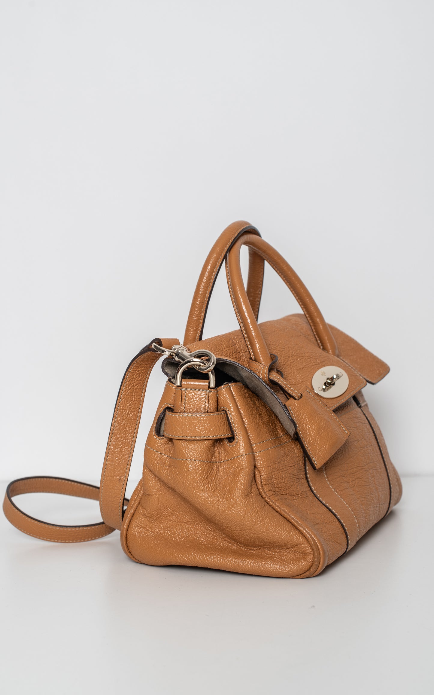 Bolso camel con dorado