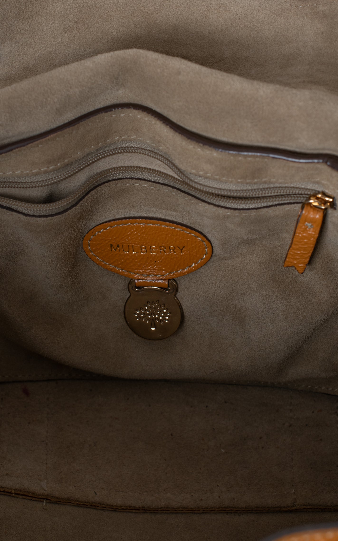 Bolso camel con dorado