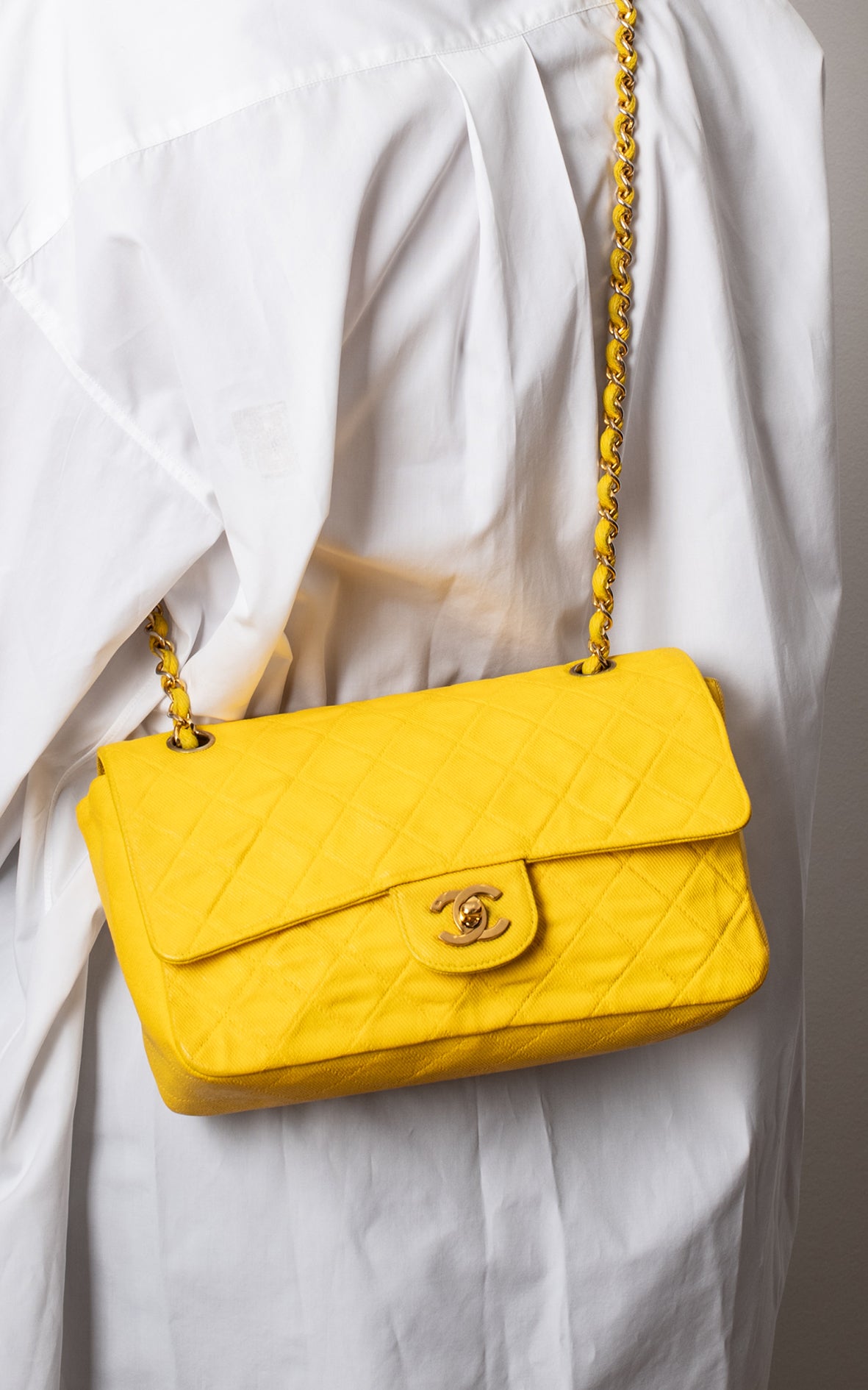 Chanel timeless flap amarillo