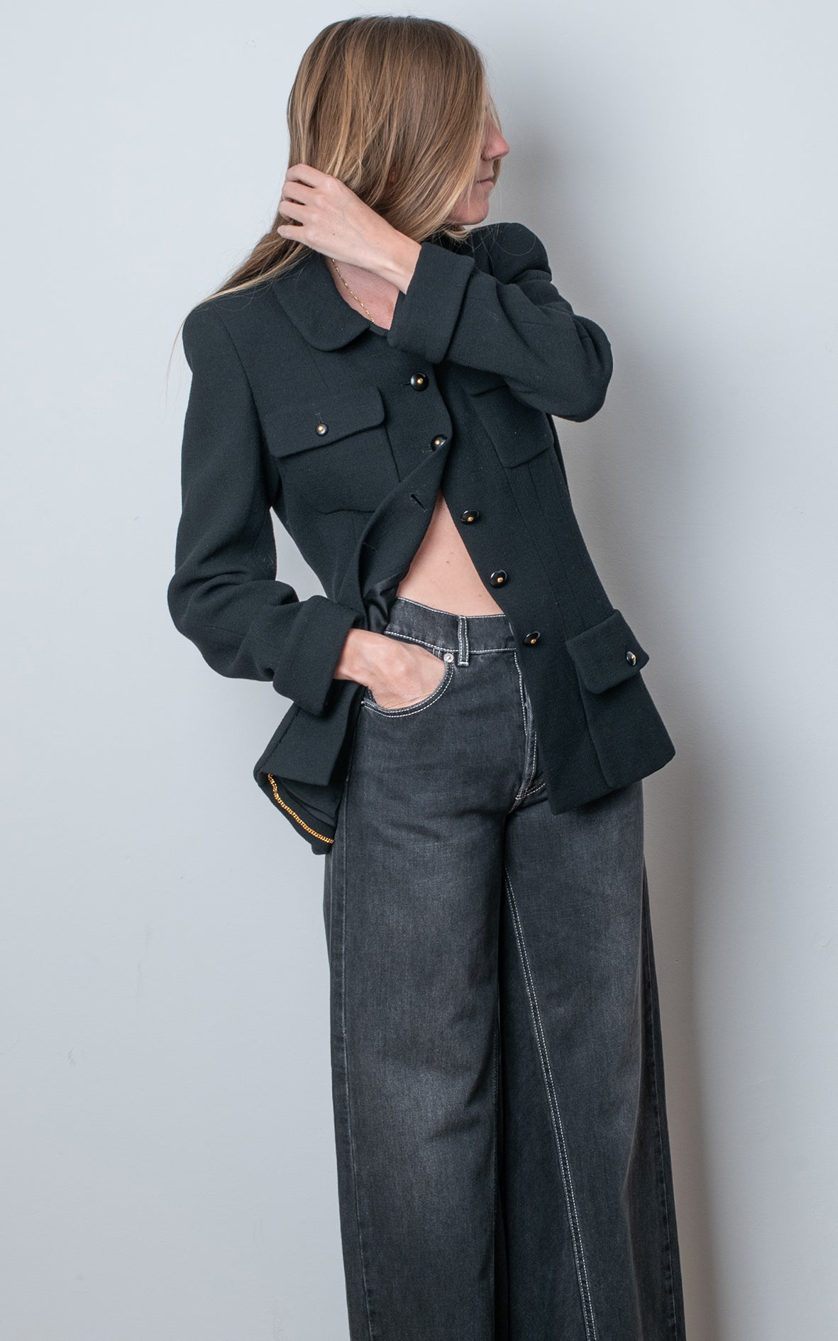 Traje de chaqueta negro con falda