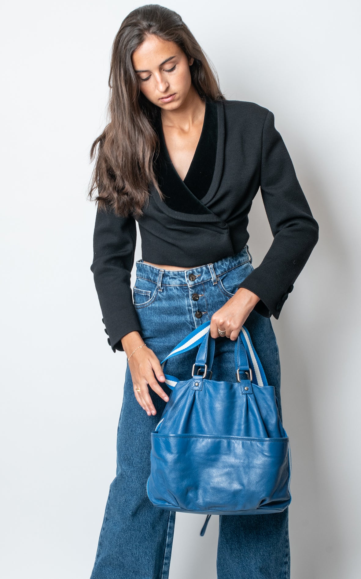 Bolso azul de piel