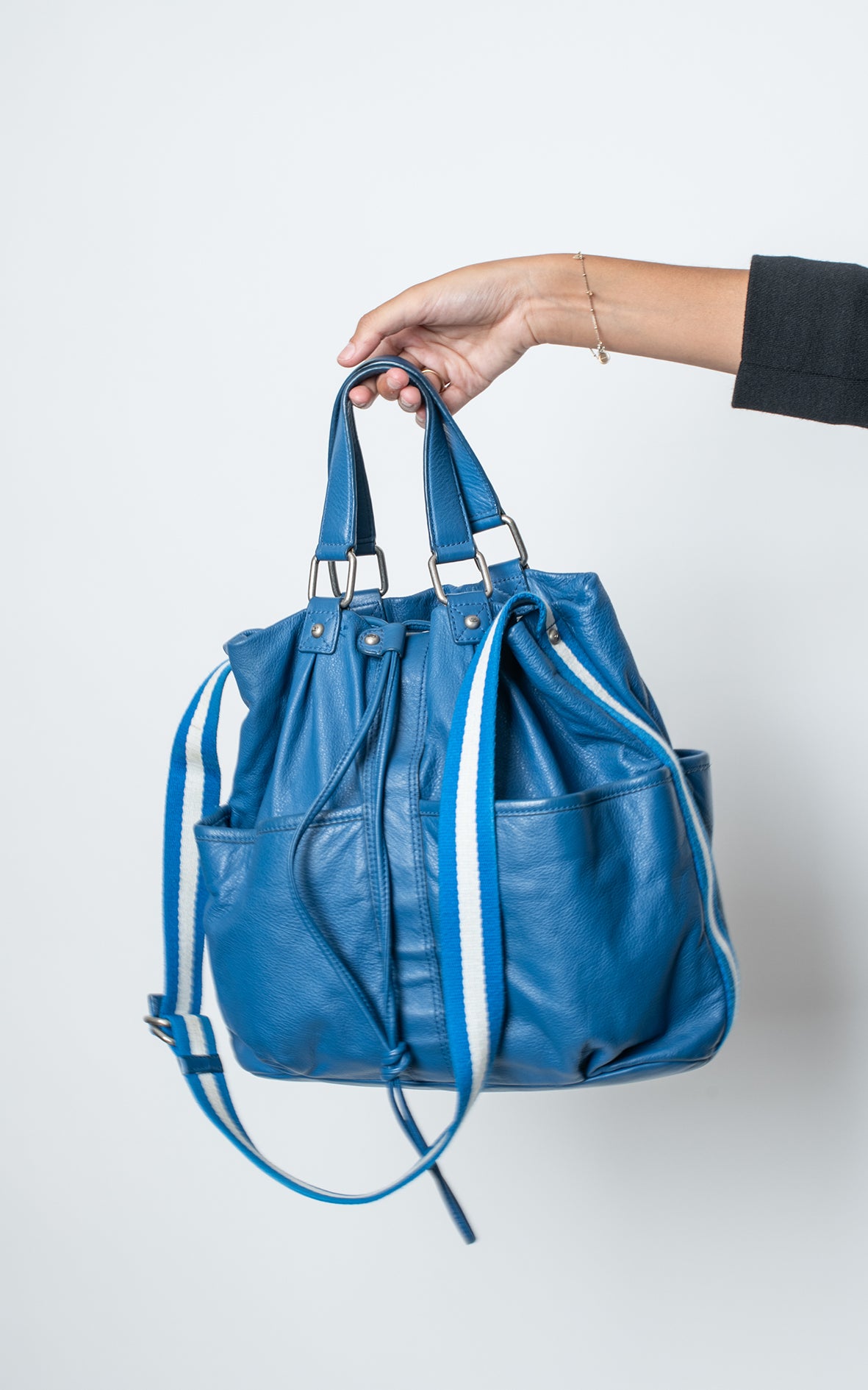 Bolso azul de piel