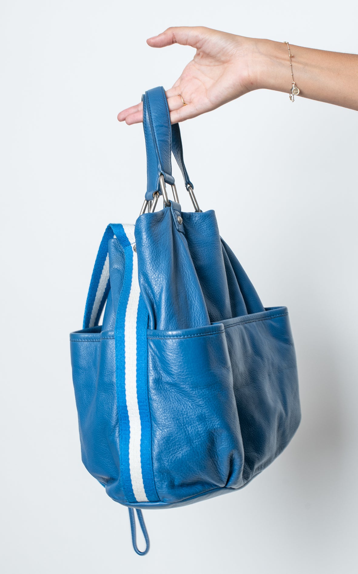 Bolso azul de piel