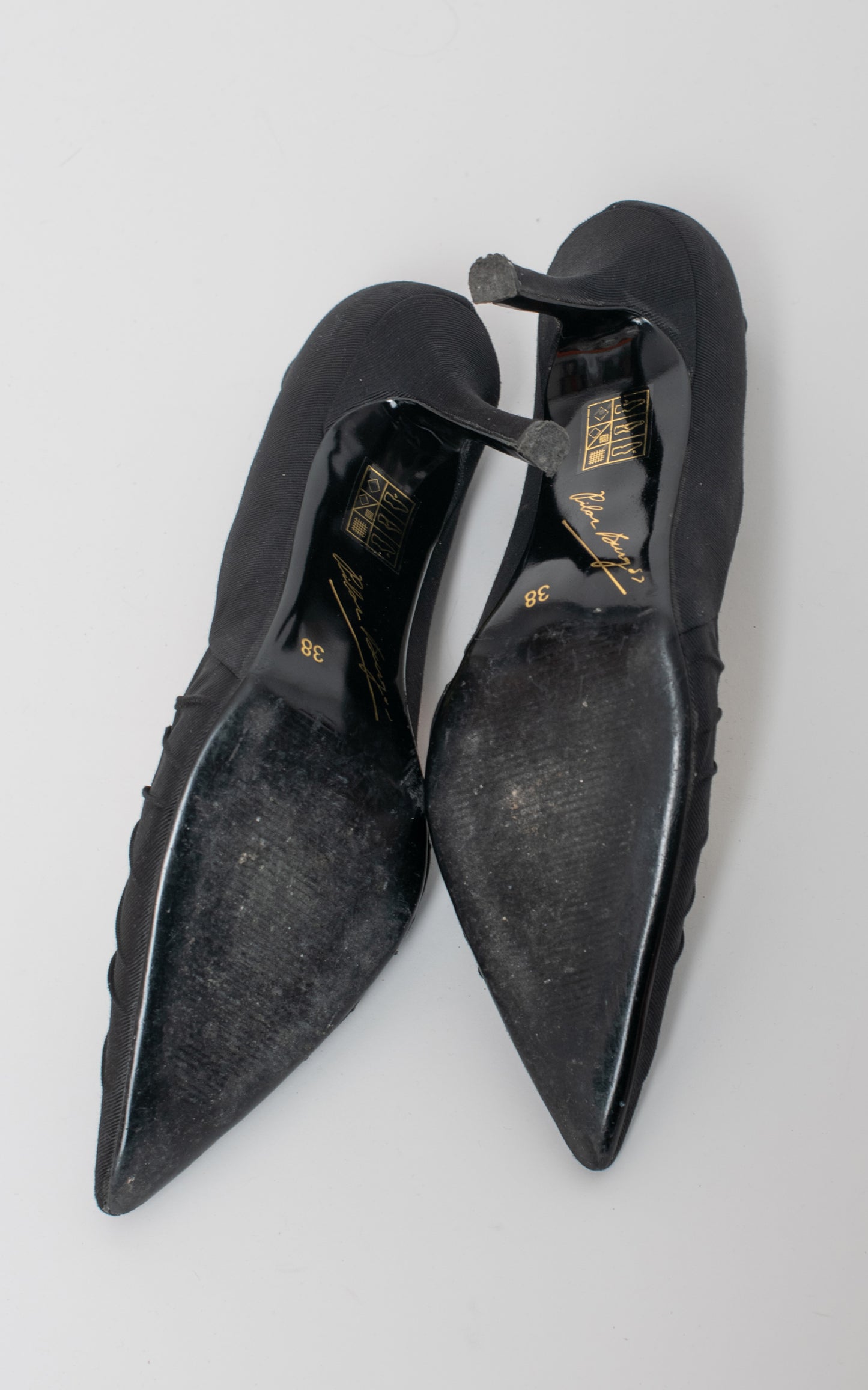 Zapatos negros de punta
