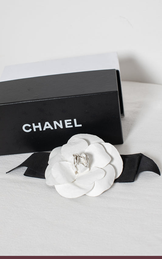 Broche camelia