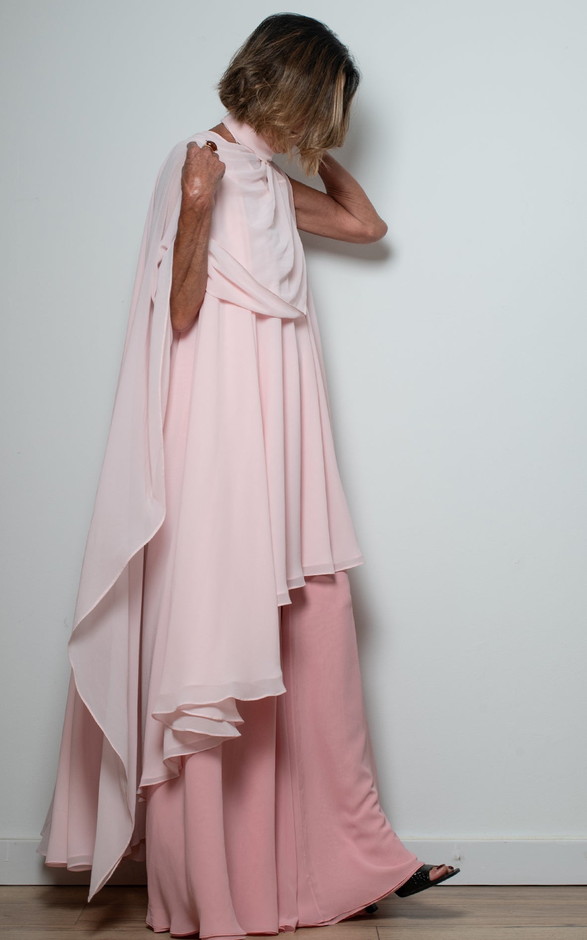 Manferlán con pantalón rosa